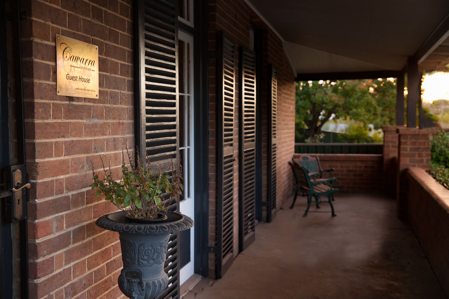 CAWARRA ON THE PARK - HISTORIC ELEGANT HOME GROUP ACCOMMODATION, HEART OF MUDGEE