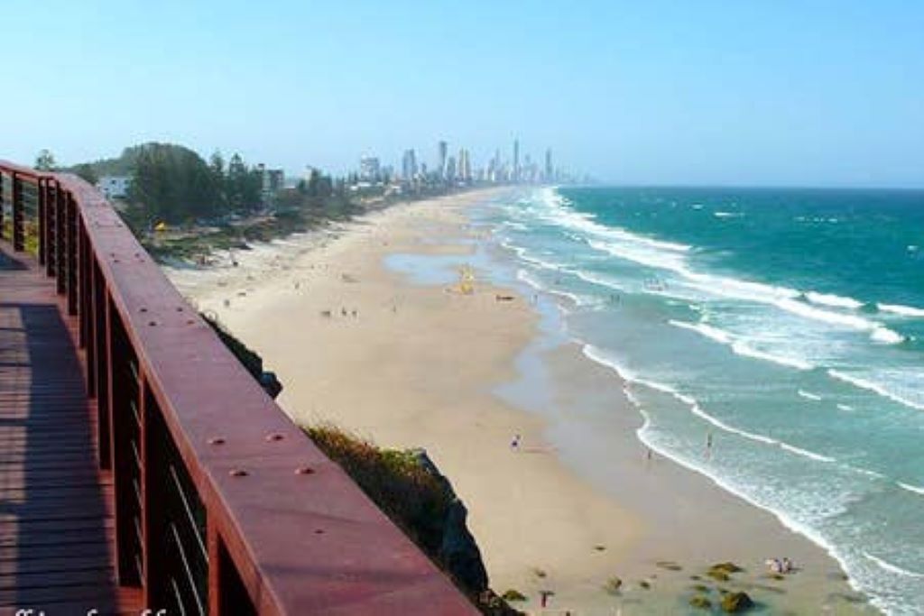 Funky Beach House on the Best Beach on Gold Coast