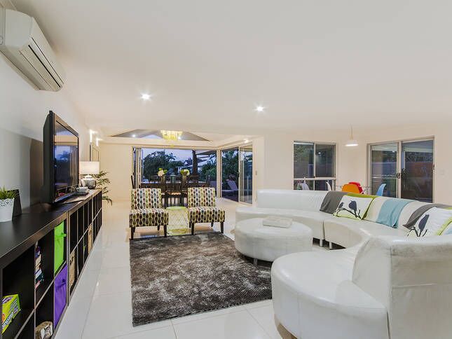 Vogue Holiday Homes - Laguna BAY @ Broadbeach