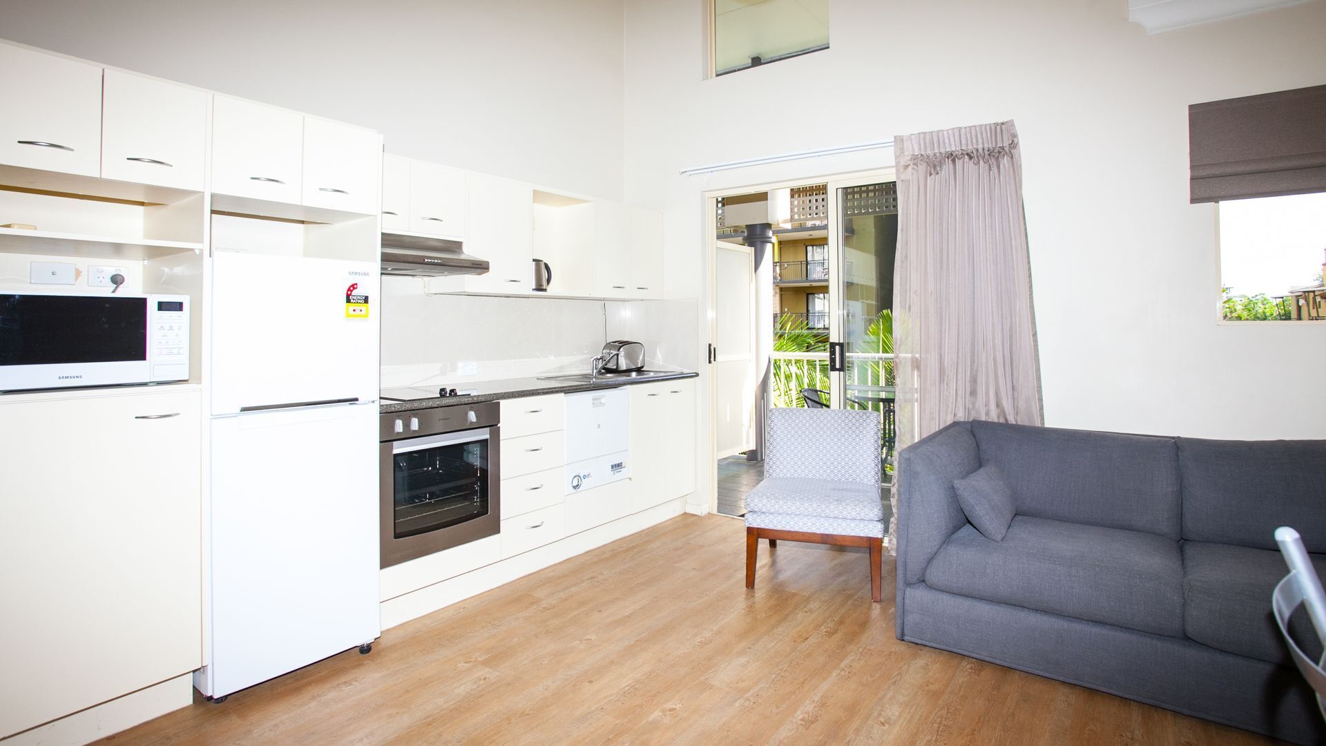 Two Bedroom Loft Style - Free Wifi & Parking