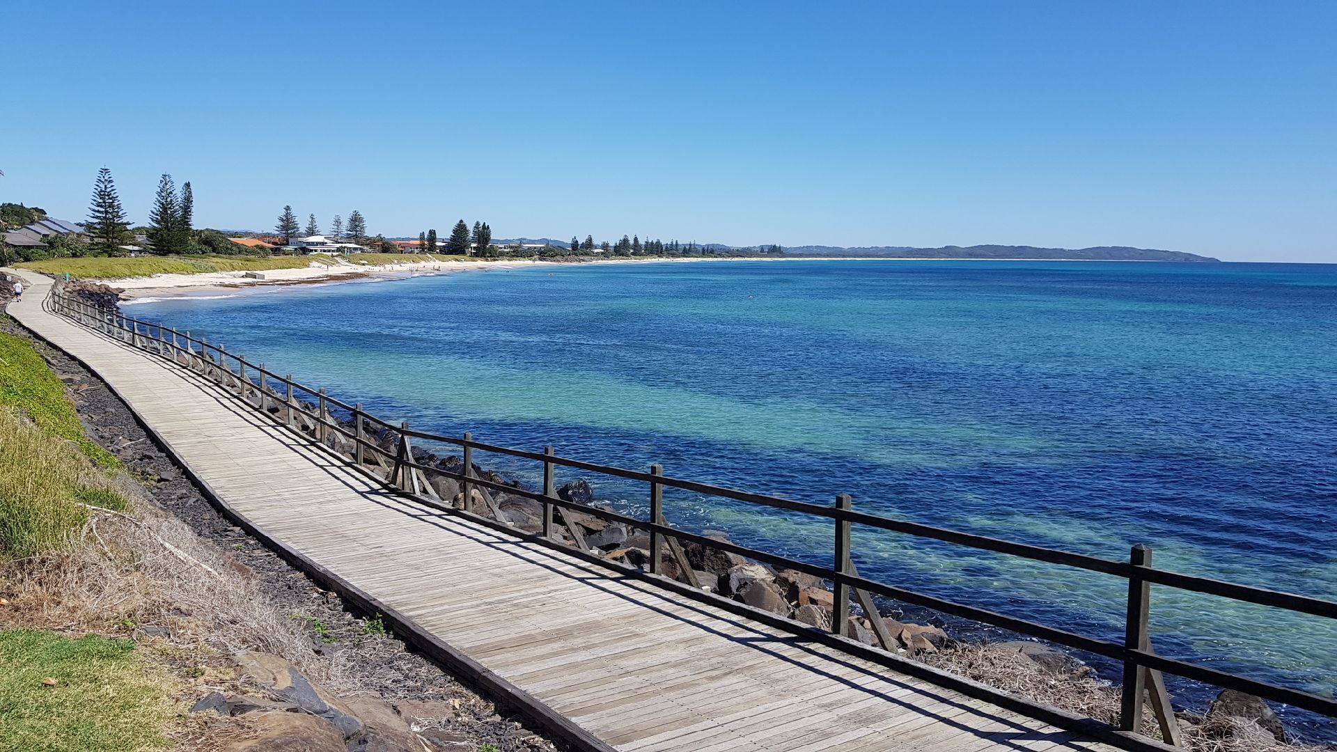 Lennox Head Beach House 100m to beach