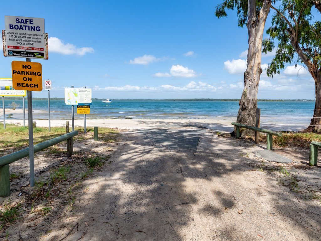 Stay and Play on the Esplanade at Banksia Beach