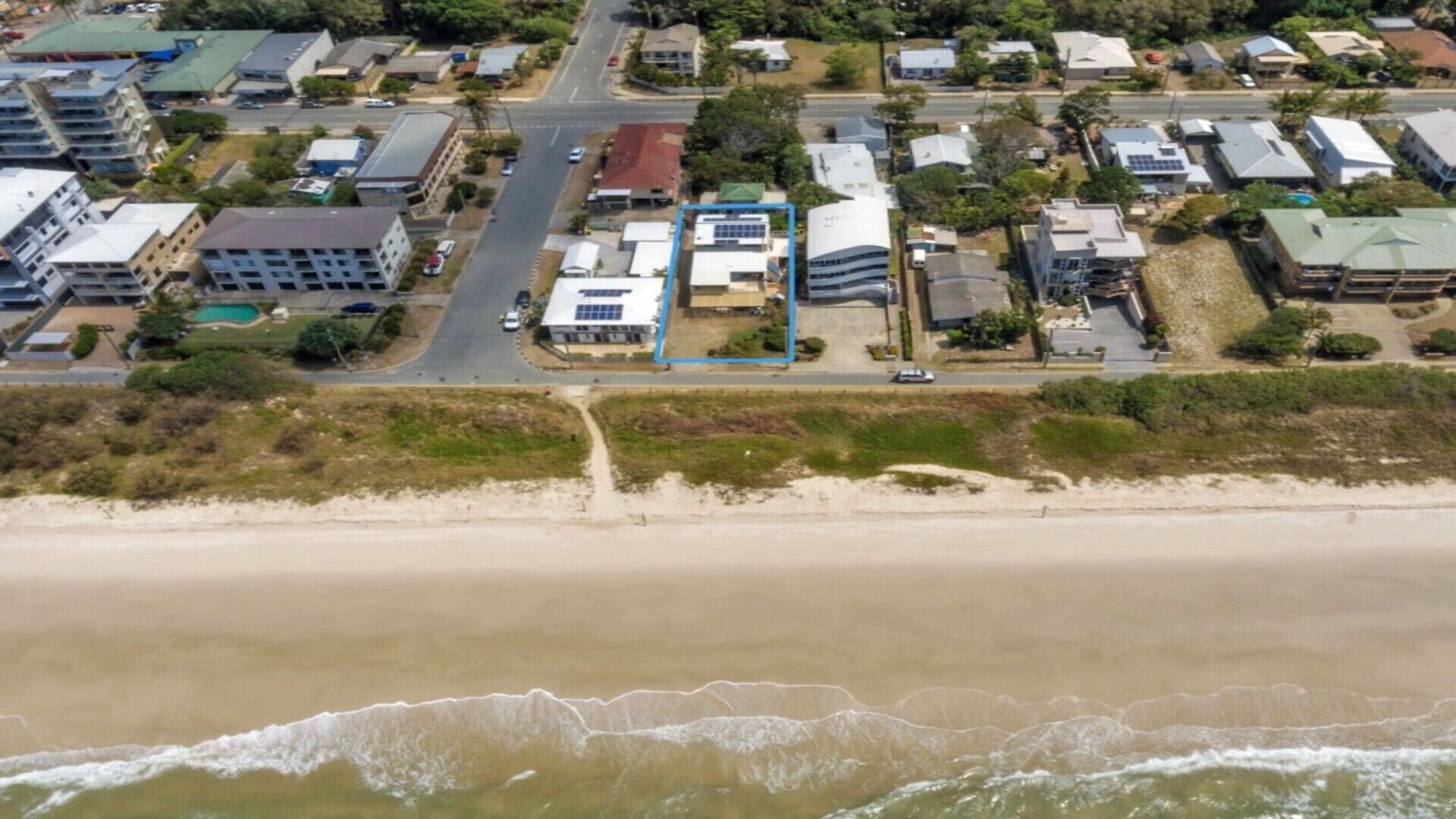 PERIWINKLE - BEACH FRONT UNIT WITH FOXTEL