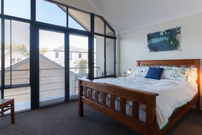 Mosman Park Stylish Townhouse - Near Glyde St-150m to Coles Supermarket & train