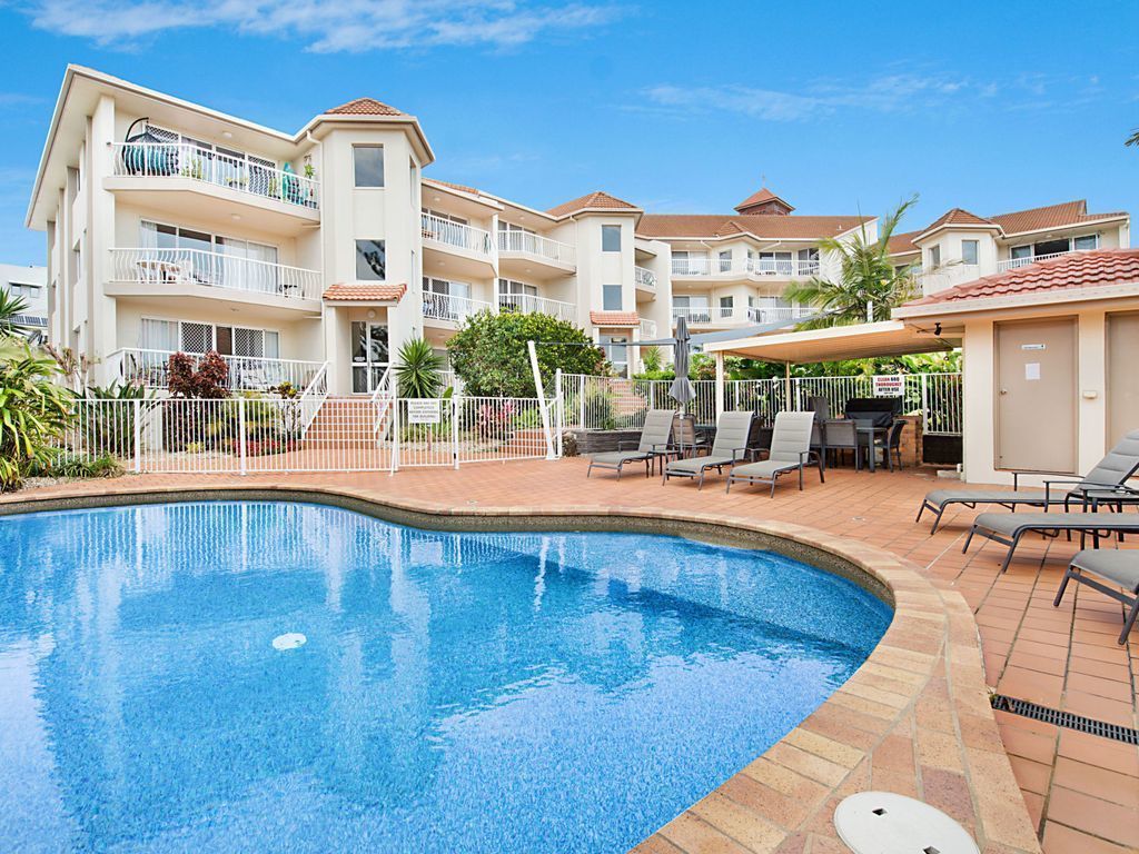 Ocean View Terrace Unit 3 Central location just behind the main street of Coolangatta