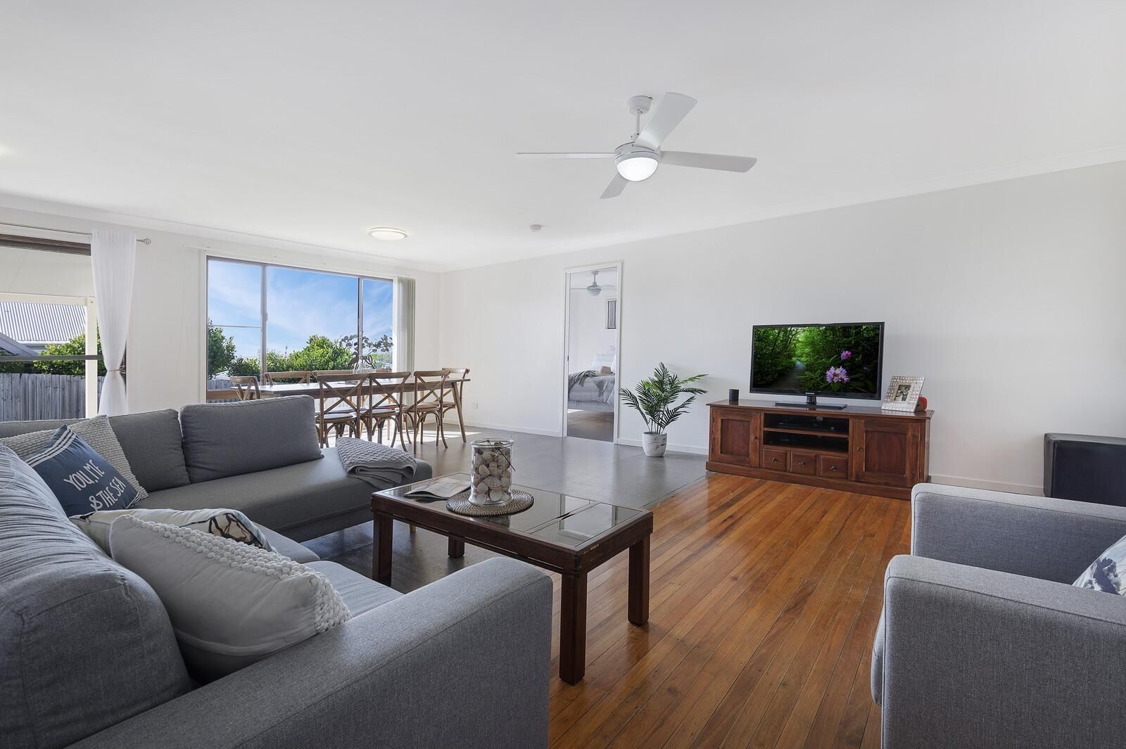 Bailey's Beach House - Original East Ballina Beach House With Ocean Glimpses