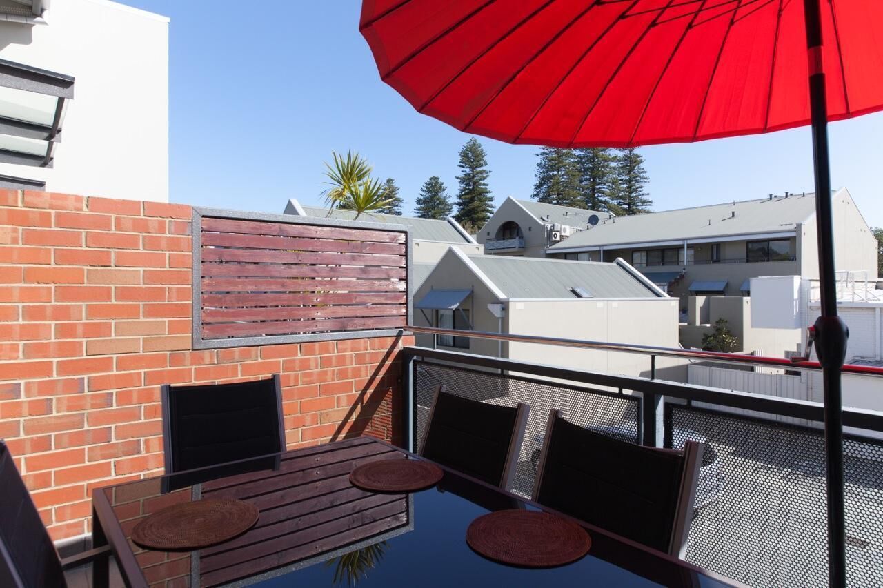 Executive Style First Floor Apartment With Large Alfresco Balcony