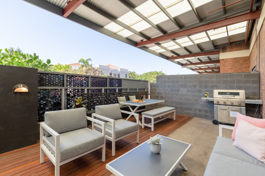 Luxury 3brm 2bth Woolstore apt With BBQ Courtyard