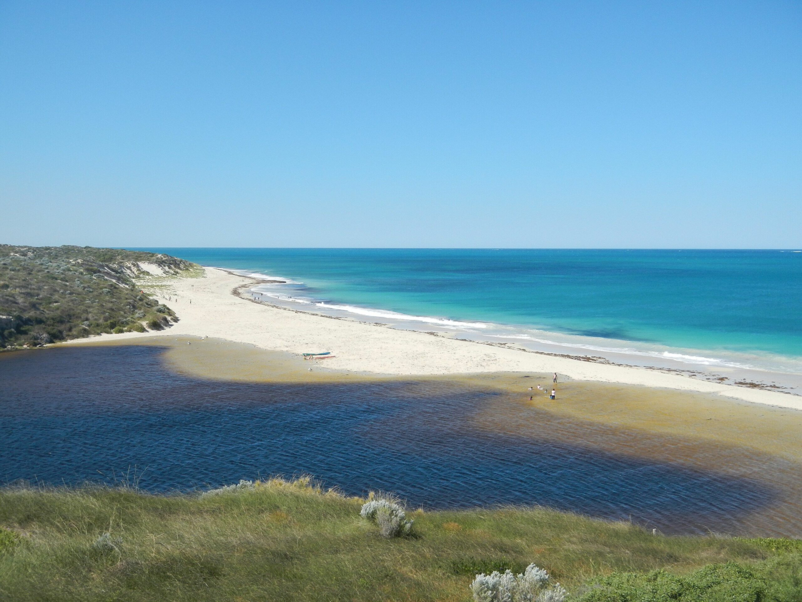 The Glass House Guilderton - The closest house to a river mouth in the WA