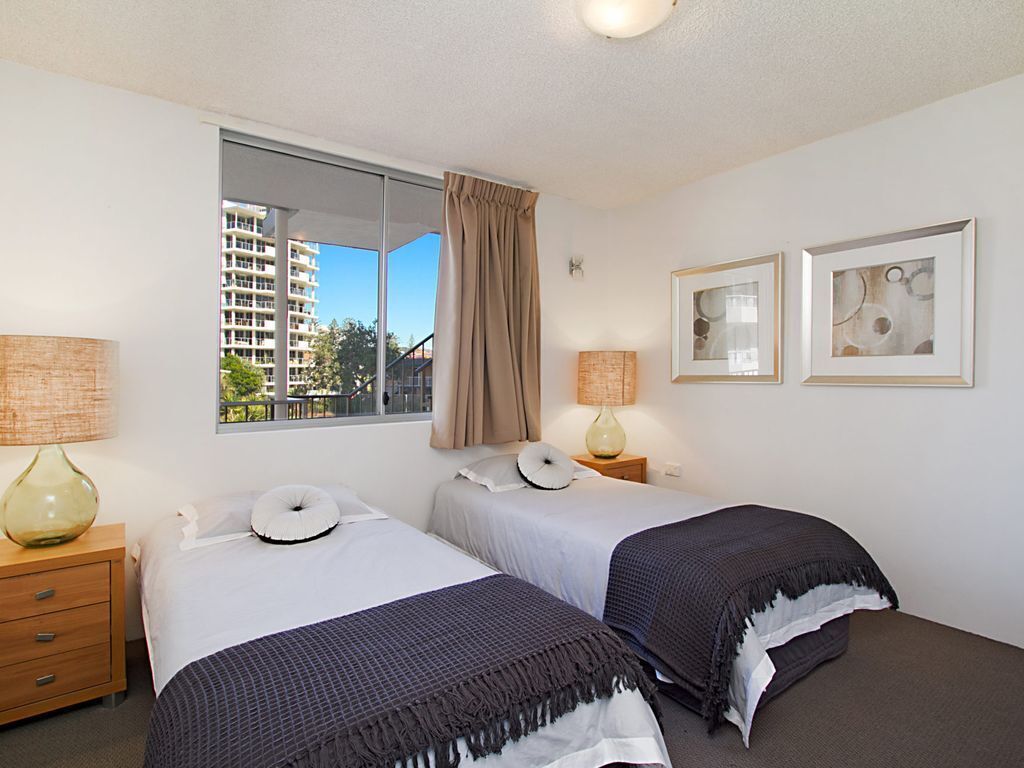 Kingston Court Unit 3 Right on the beach in Rainbow Bay Coolangatta