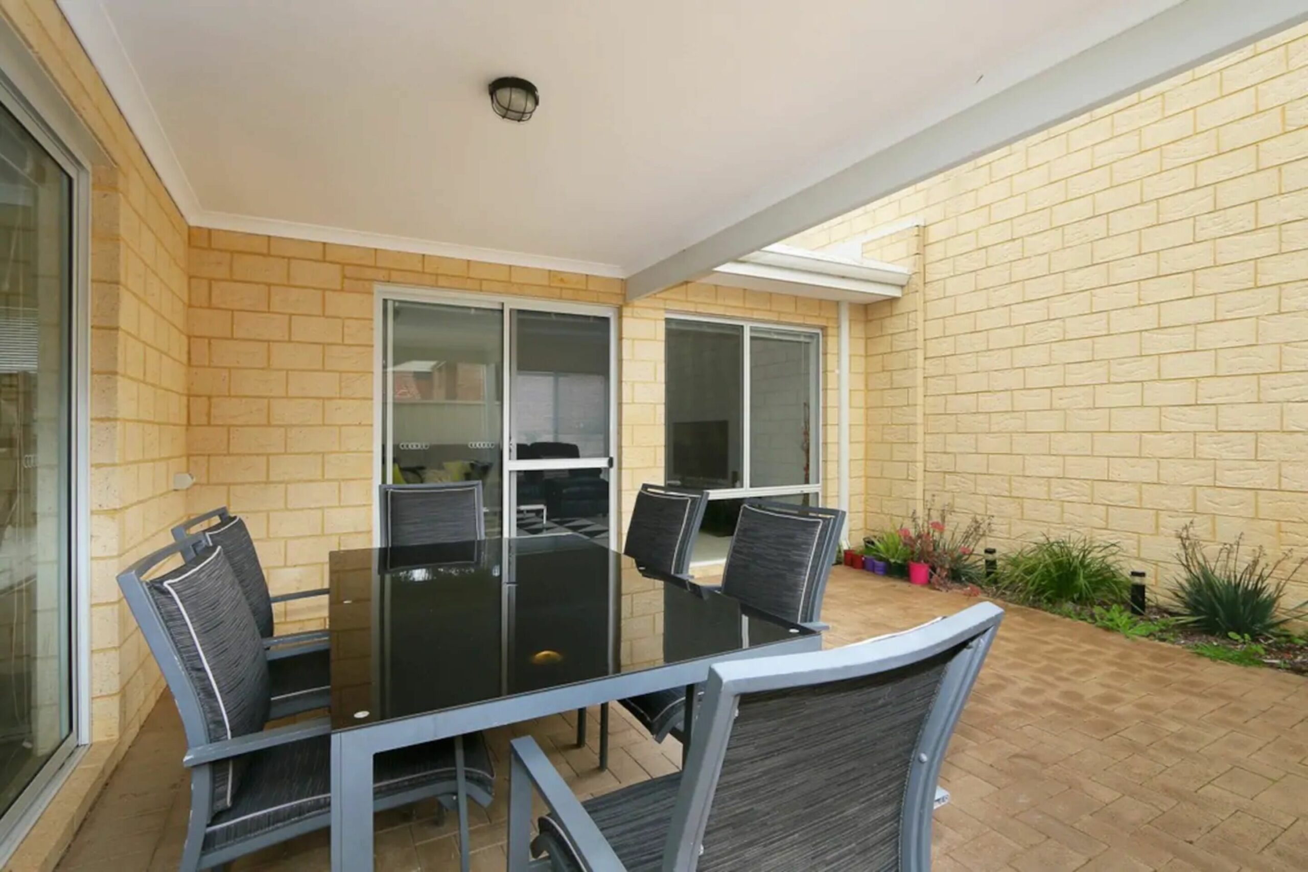 Stunning Home Near Scarborough Beach Sleeps 11