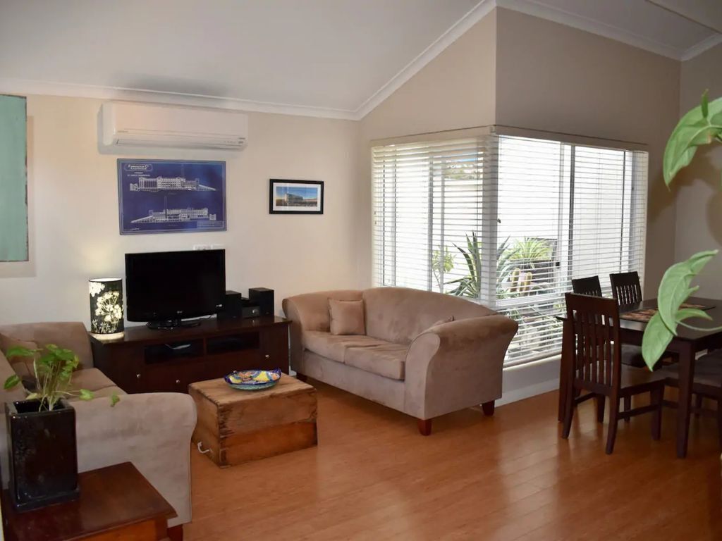 Spacious Home In Mount Hawthorn Next To Lake Monger