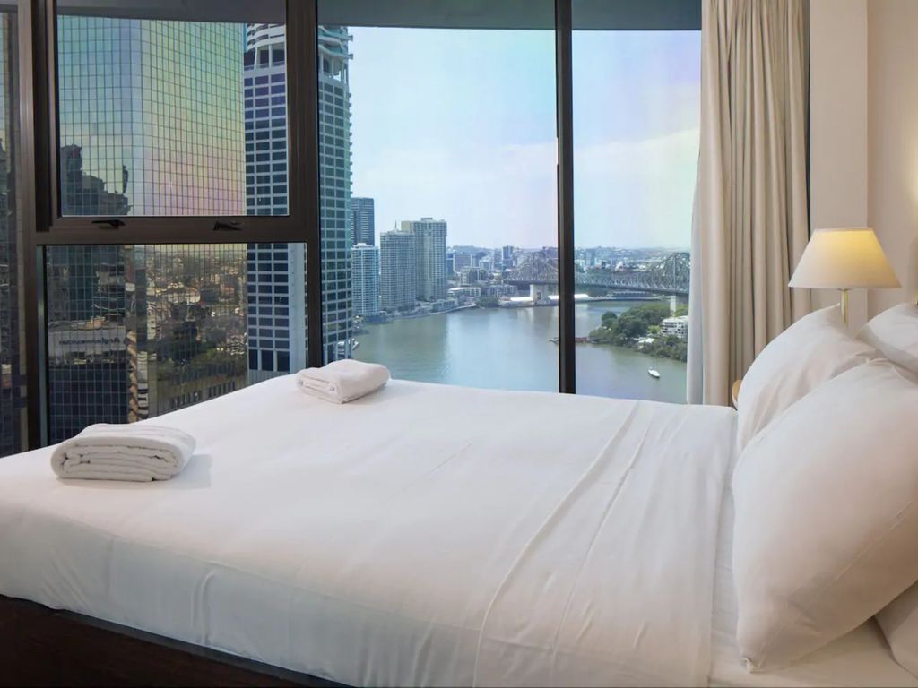 Amazing Brisbane CBD 2 Bedroom Apartment With River Views