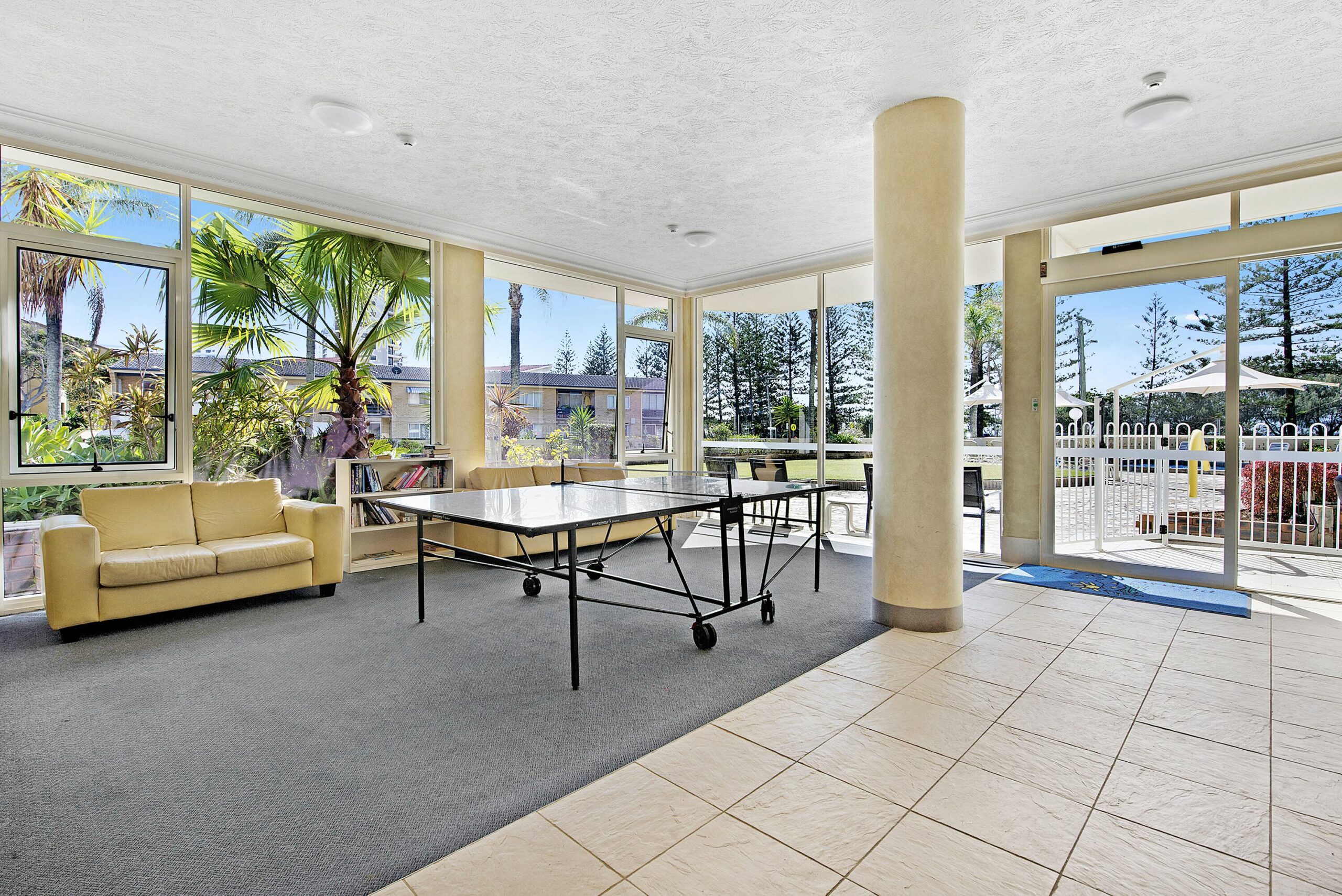 Burleigh Heads Private 2 Bed Ocean View