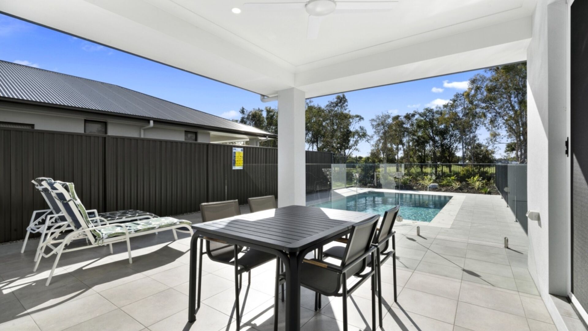 BRAND NEW HOUSE OVER LOOKING THE GOLF COURSE