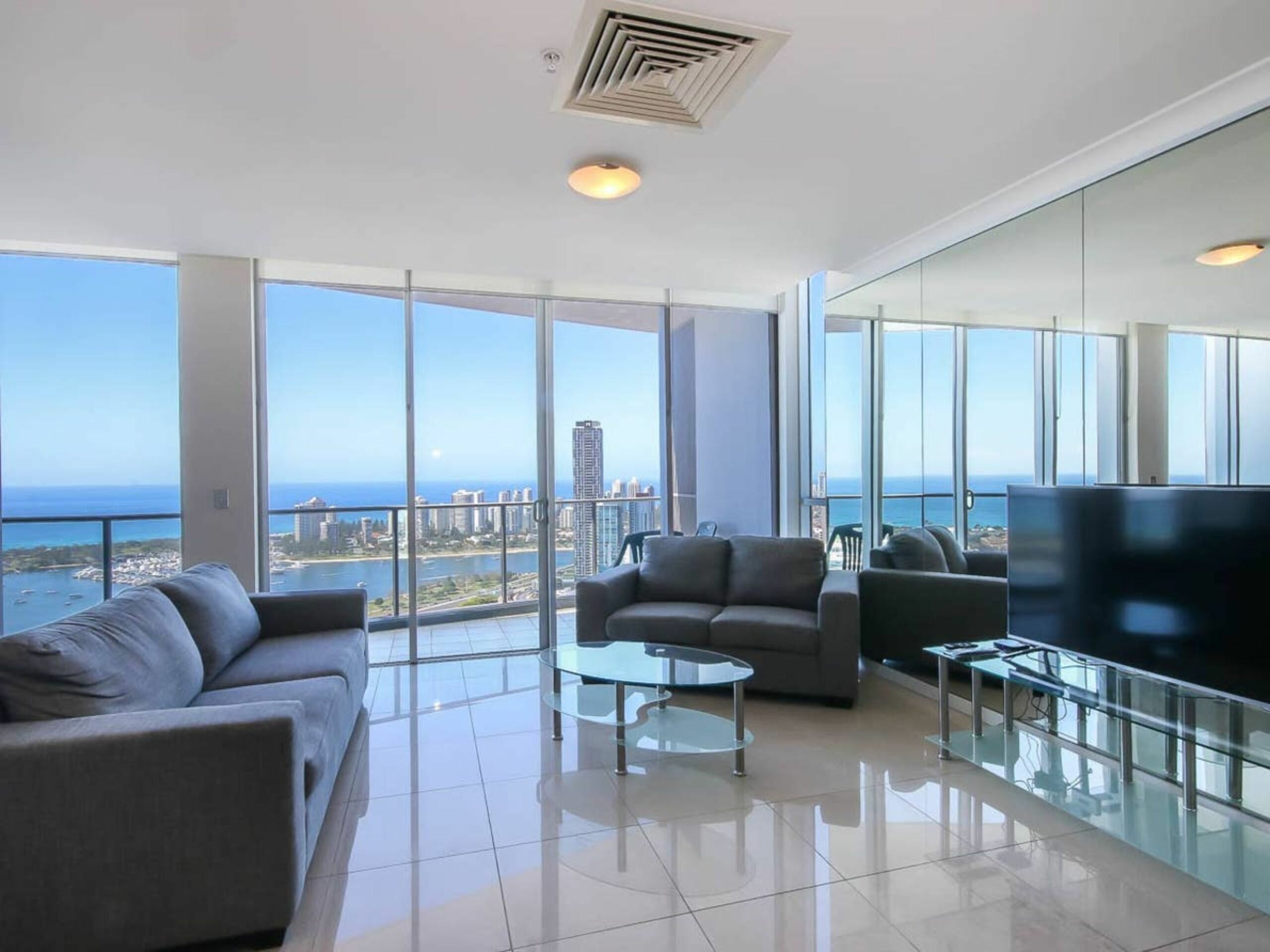 Stylish 3 Bedroom Apartment In Goldcoast