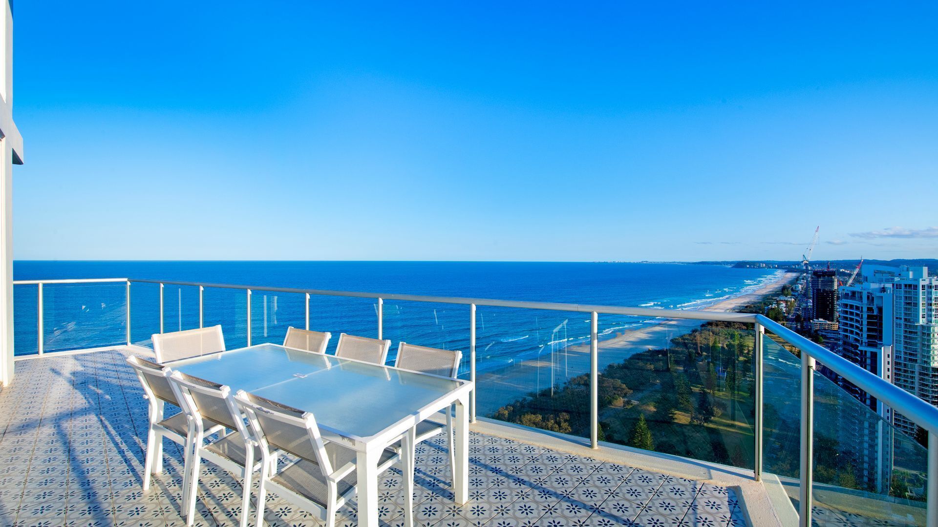 Air on Broadbeach 2 Level Private Apartment