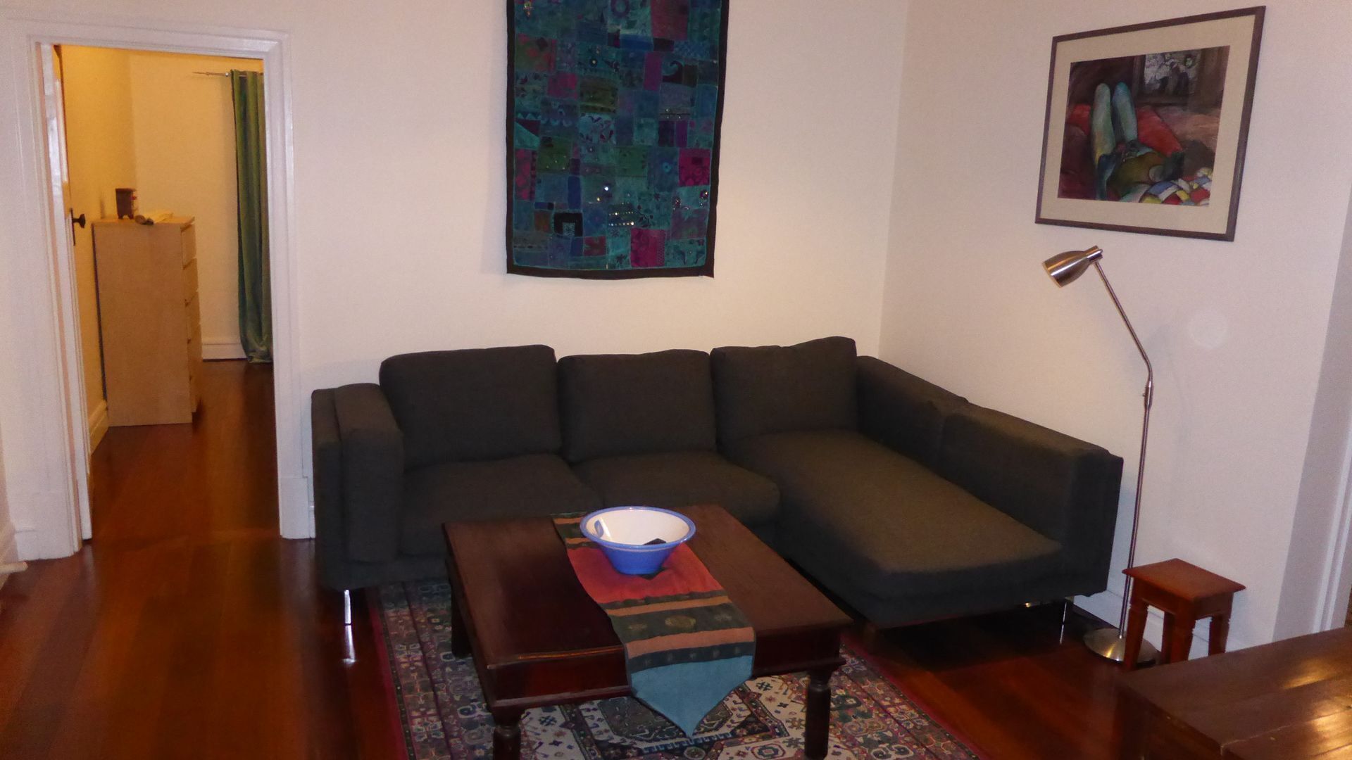 Funky Freo home in a great location, off street parking, free WiFi and BBQ