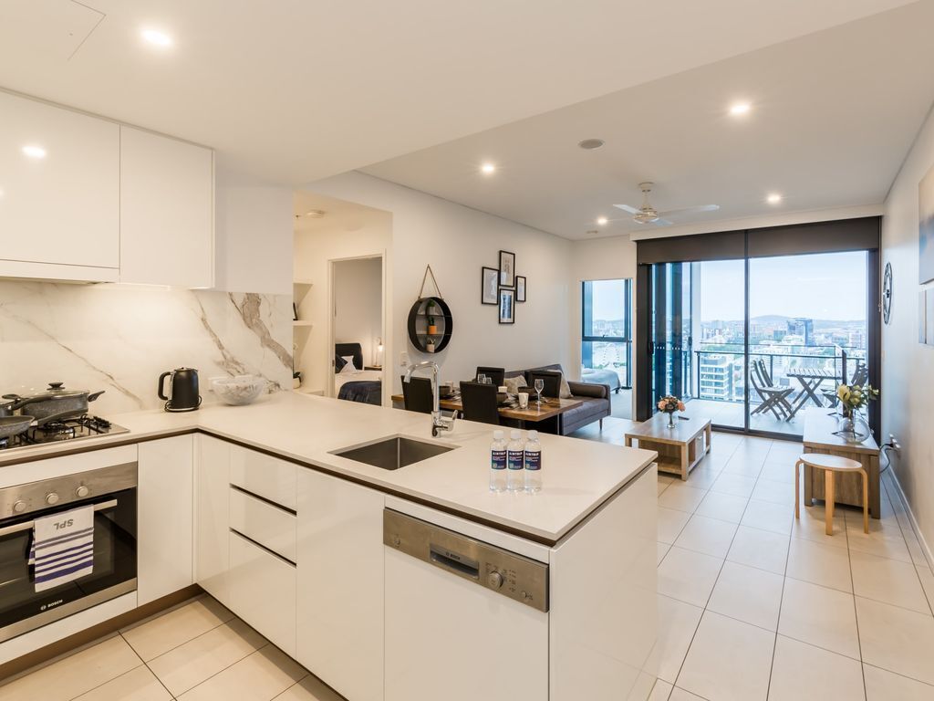 Exceptional 2 Bed 2 Bath Unit in South Brisbane