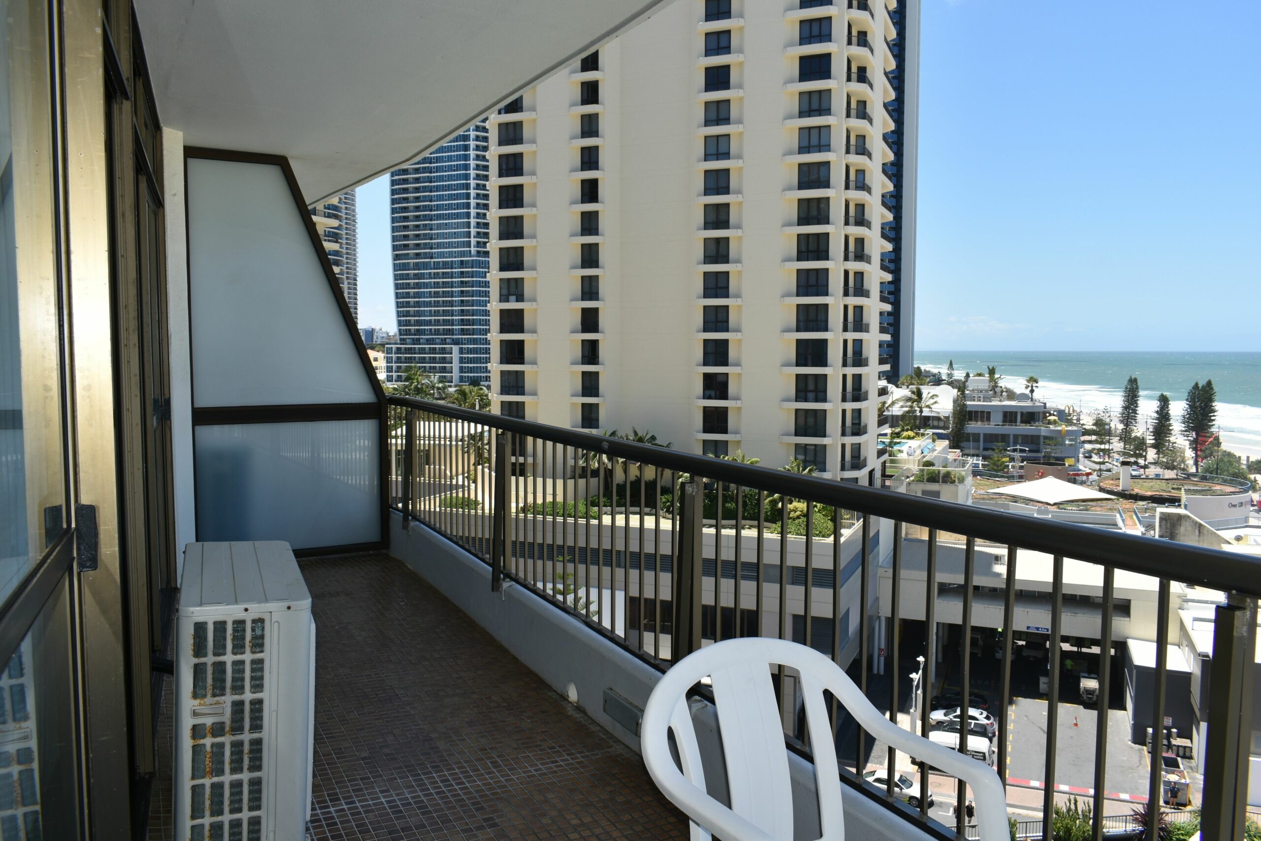 Spectacular Central Surfers Beach Views From Appartment