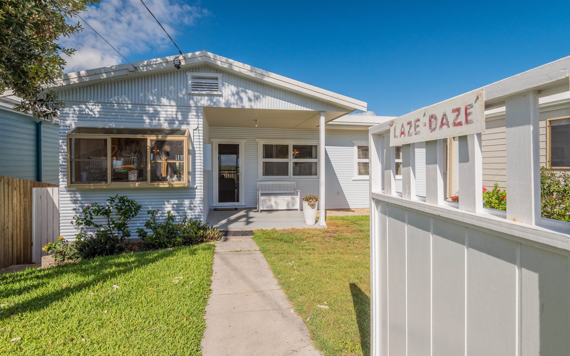 Laze Daze - Dog Friendly With a Short Walk to Beaches