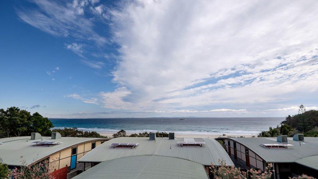 Claytons 8 3 Bed, 2 Bath, Sensational Views, no Need for a Car! Beachfront :)