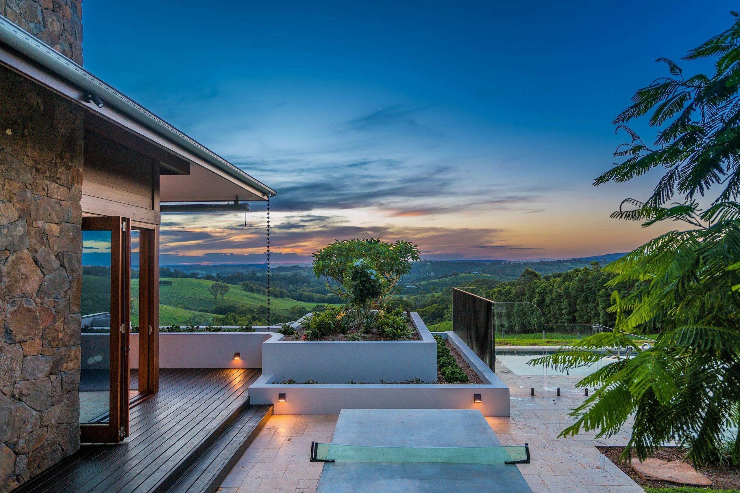 Luxico's Luana Estates - Hawaiian Opulence & Sunset Views