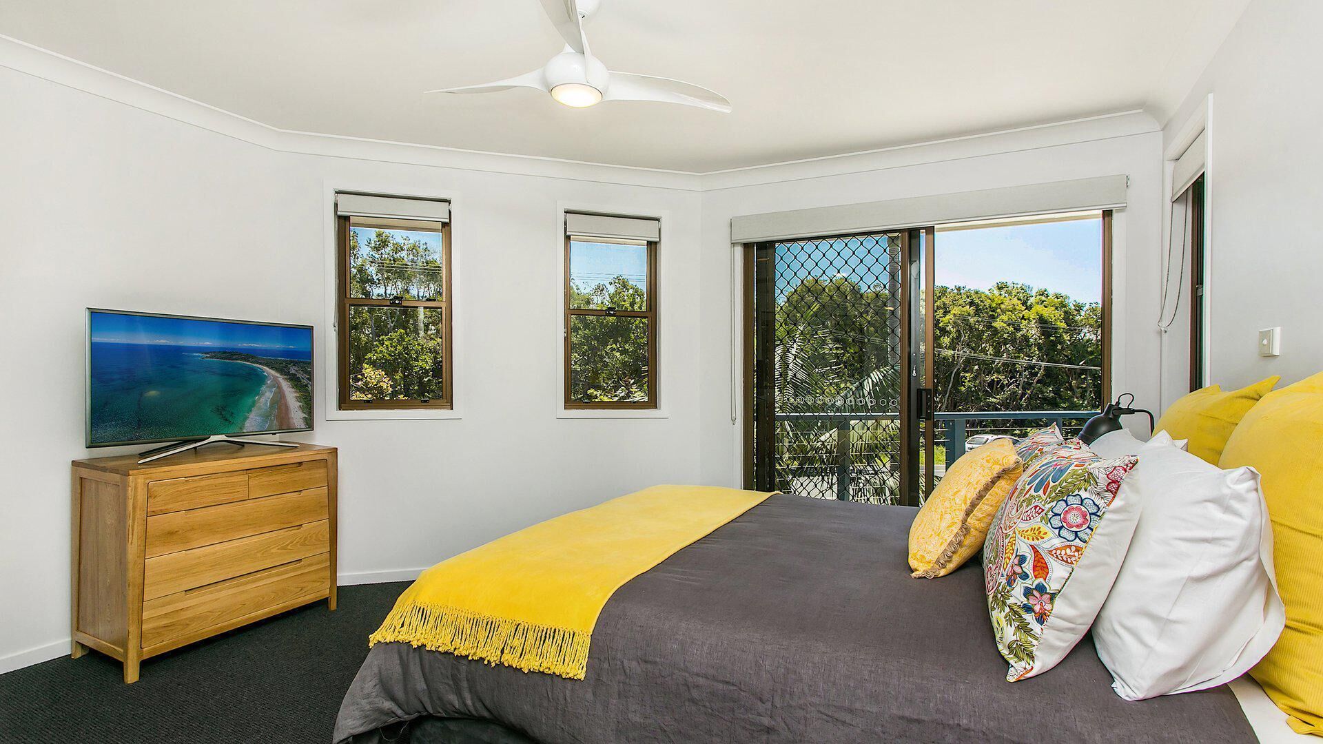 Calinda Sol 12 - Byron Beachside Perfection.... Best Location!