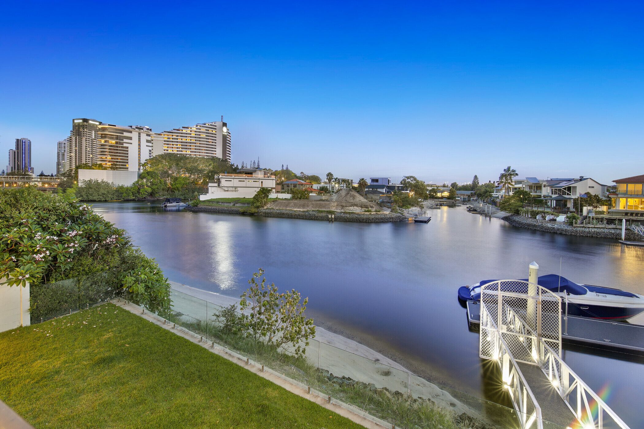 Luxury, Beautiful Views, Pets, Broadbeach Wtrs