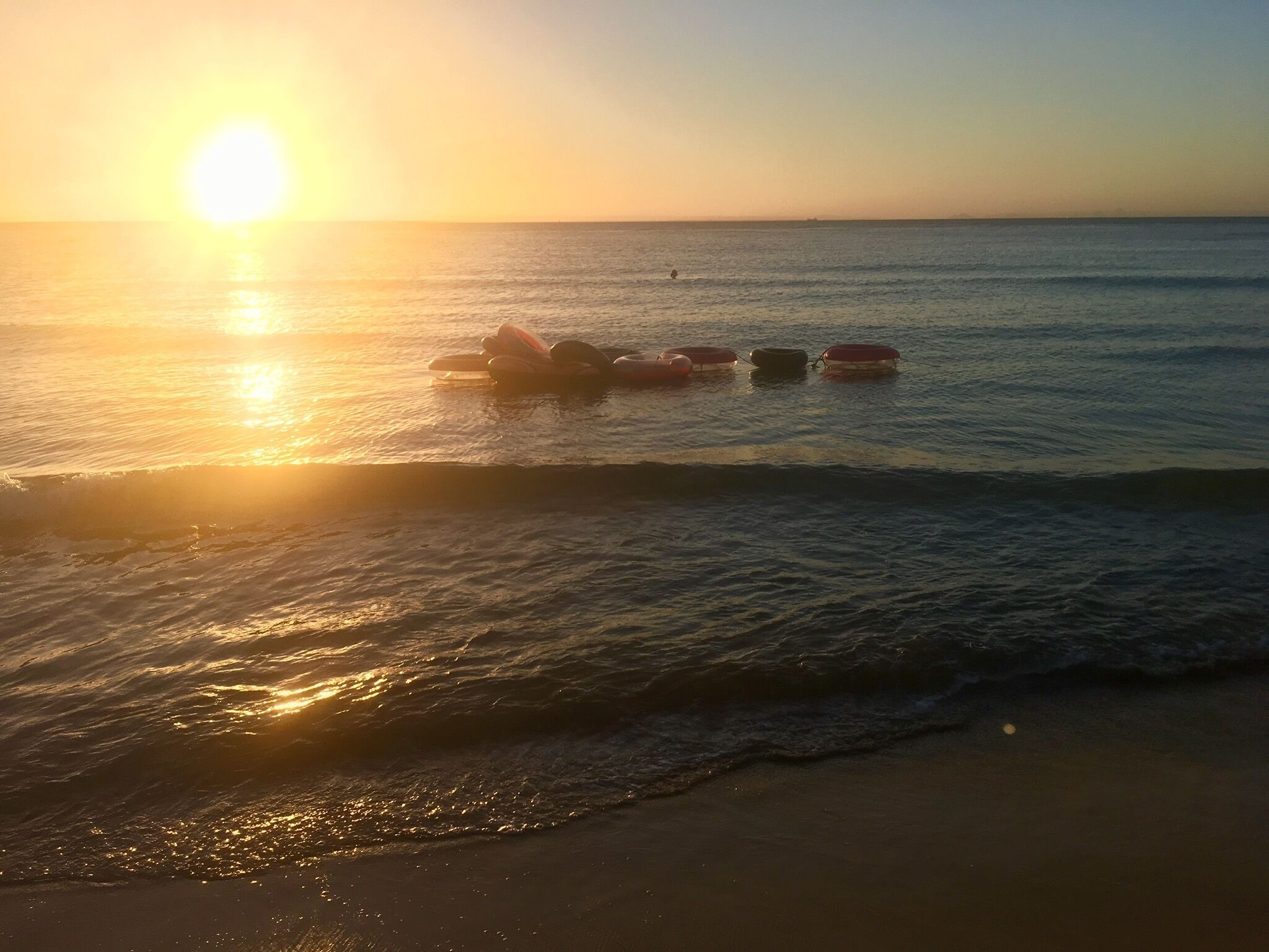 Moreton Island Beach house at Bulwer ‘Mister Barge’<br>