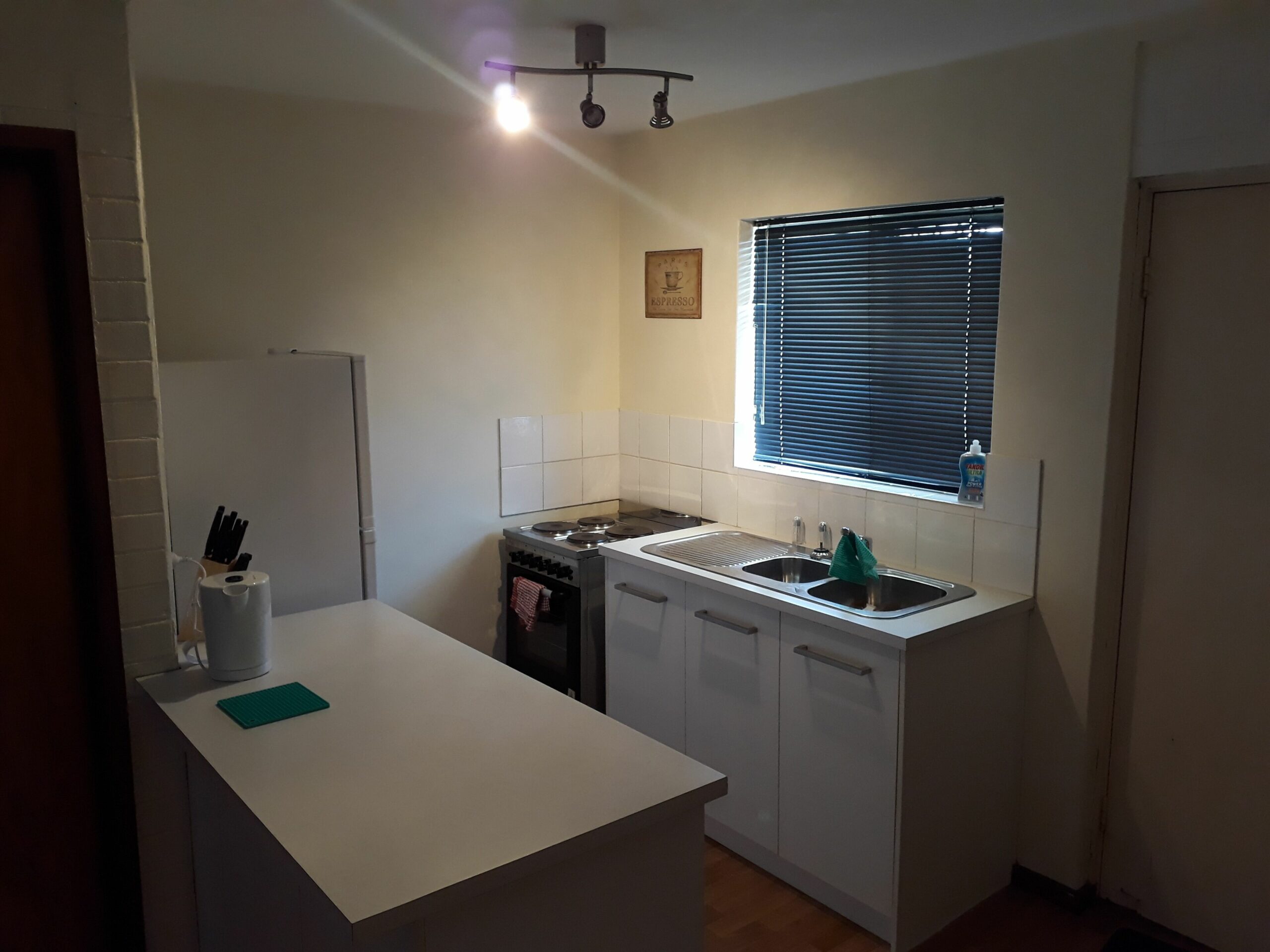 Affordable Apartment Close to the City, Cafes & Shopping