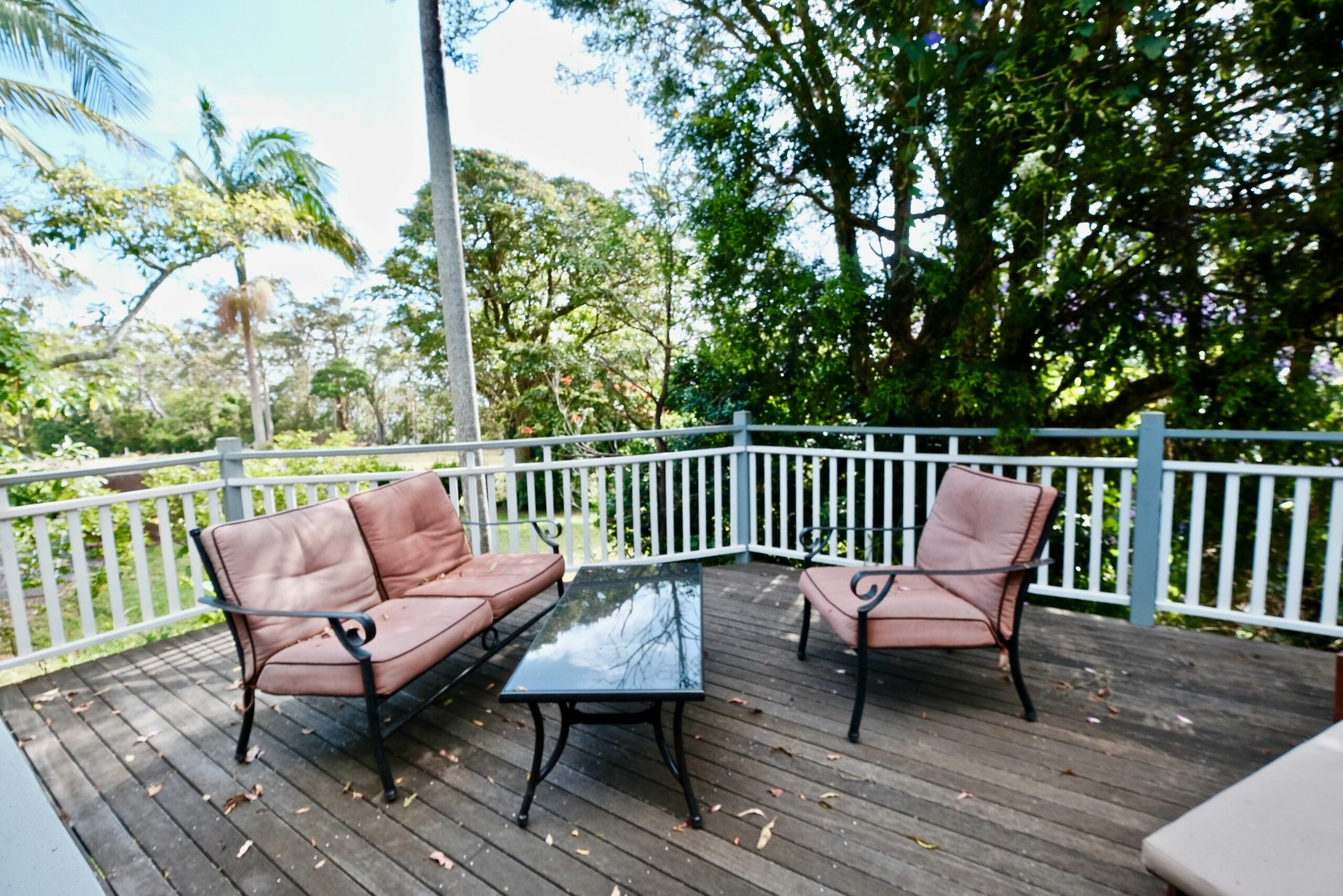 Wisteria Cottage in the heart of Mount Tamborine - dog and cat friendly