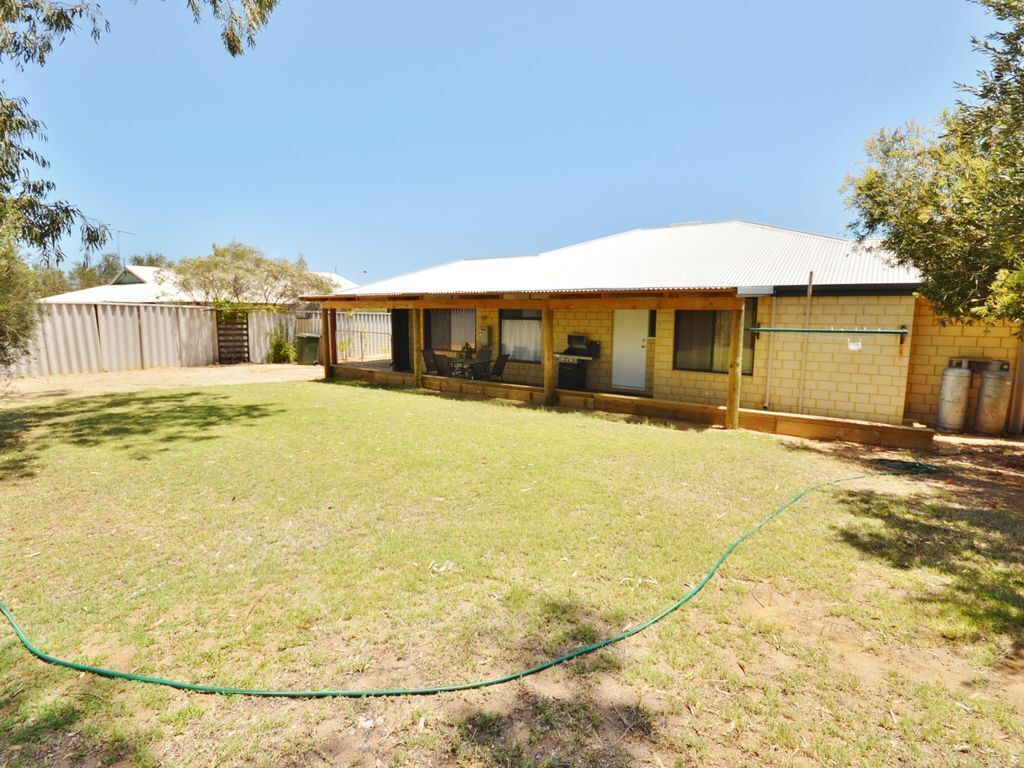 Only 5 Mins From Blue Holes Beach + Bonus Free Wifi is Available