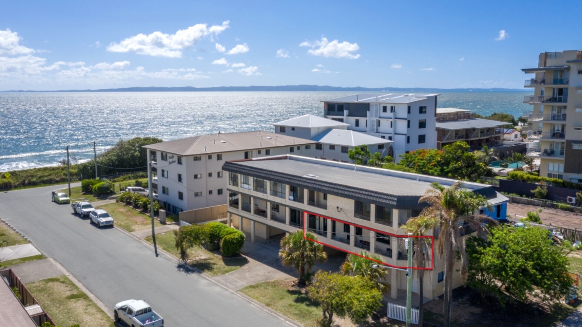 BEACHSIDE UNIT IN THE CENTER OF TOWN