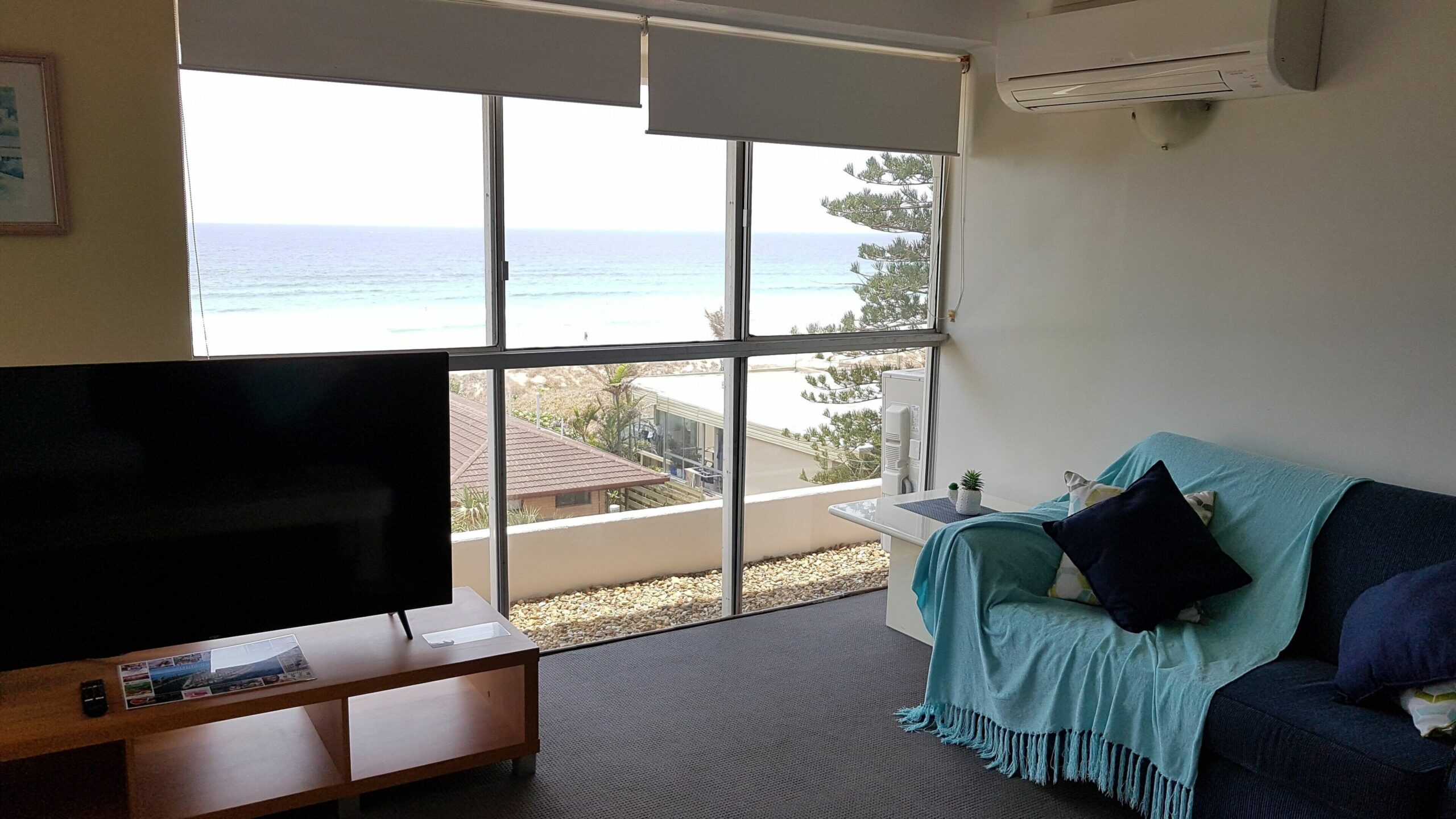 Ocean Views,opposite Beach & Park, Wi-fi, Parking- U19