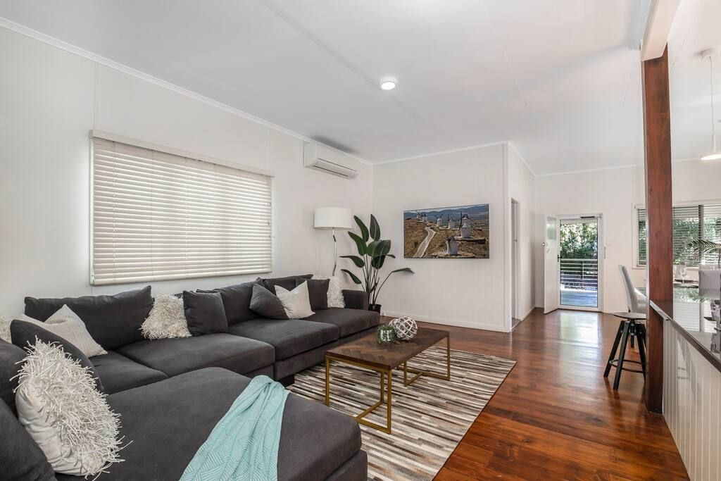 Paddington Central · Paddington Central Sleeps 15, 400m Caxton Street