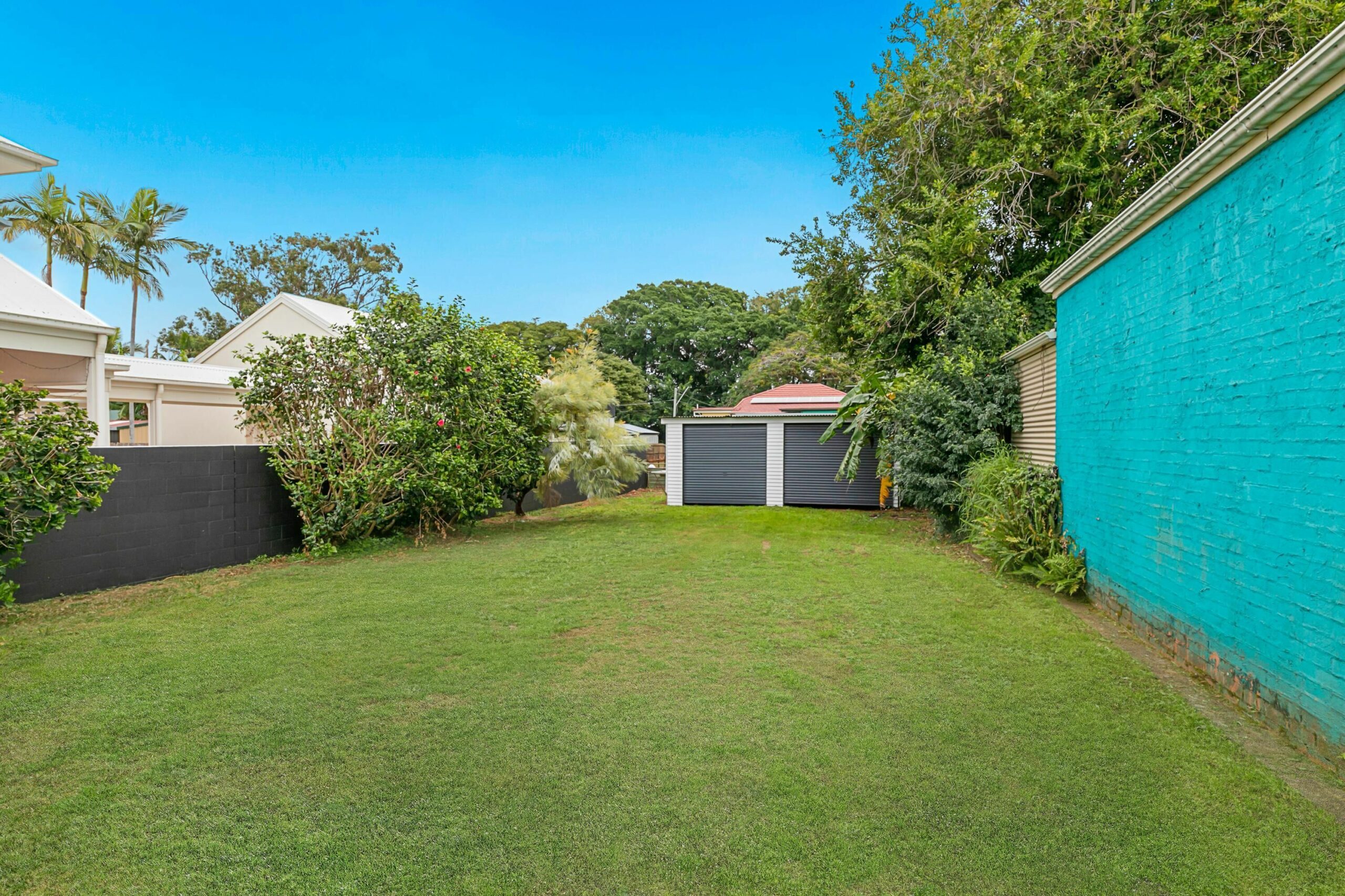 Stunning Family Escape on the Point With Bay Views