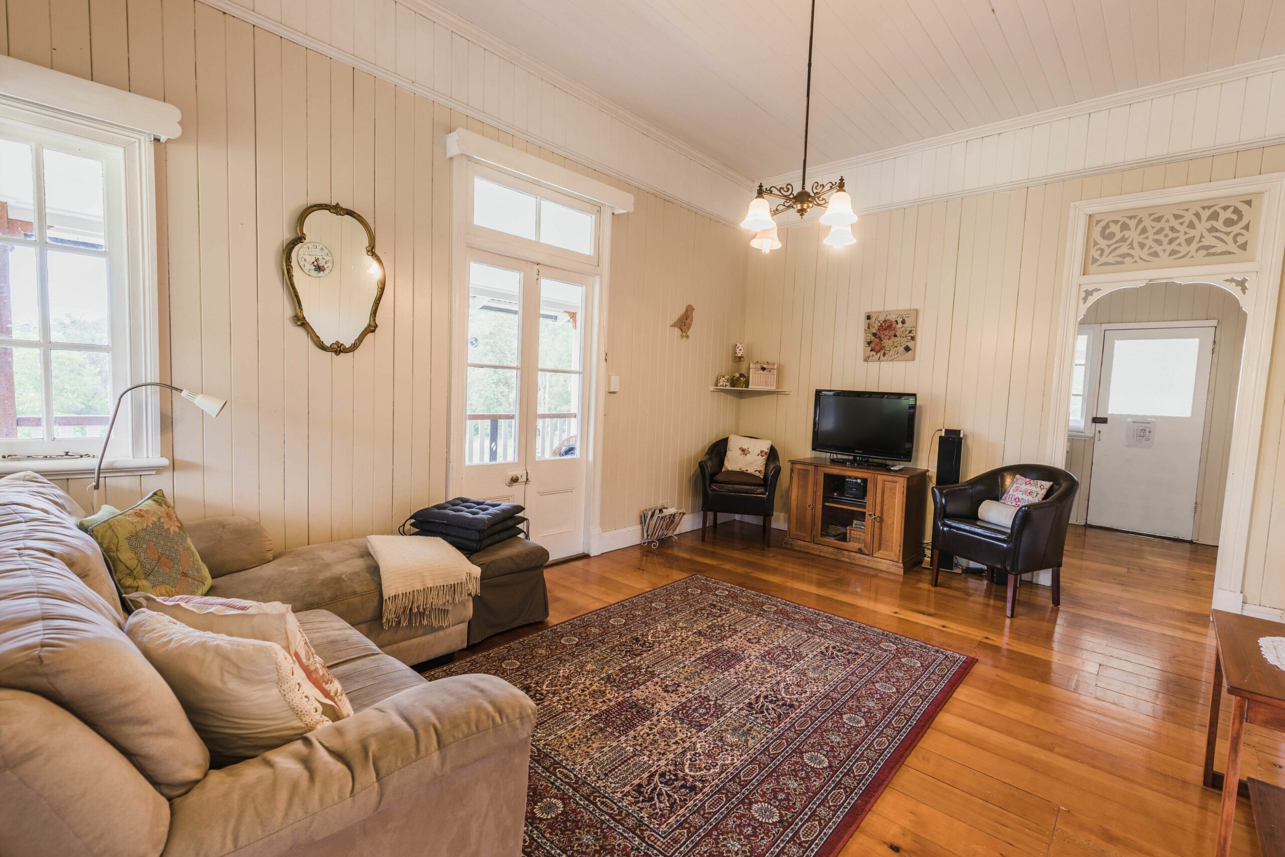 Eighteen Mile Cottage - river access with breathtaking views!