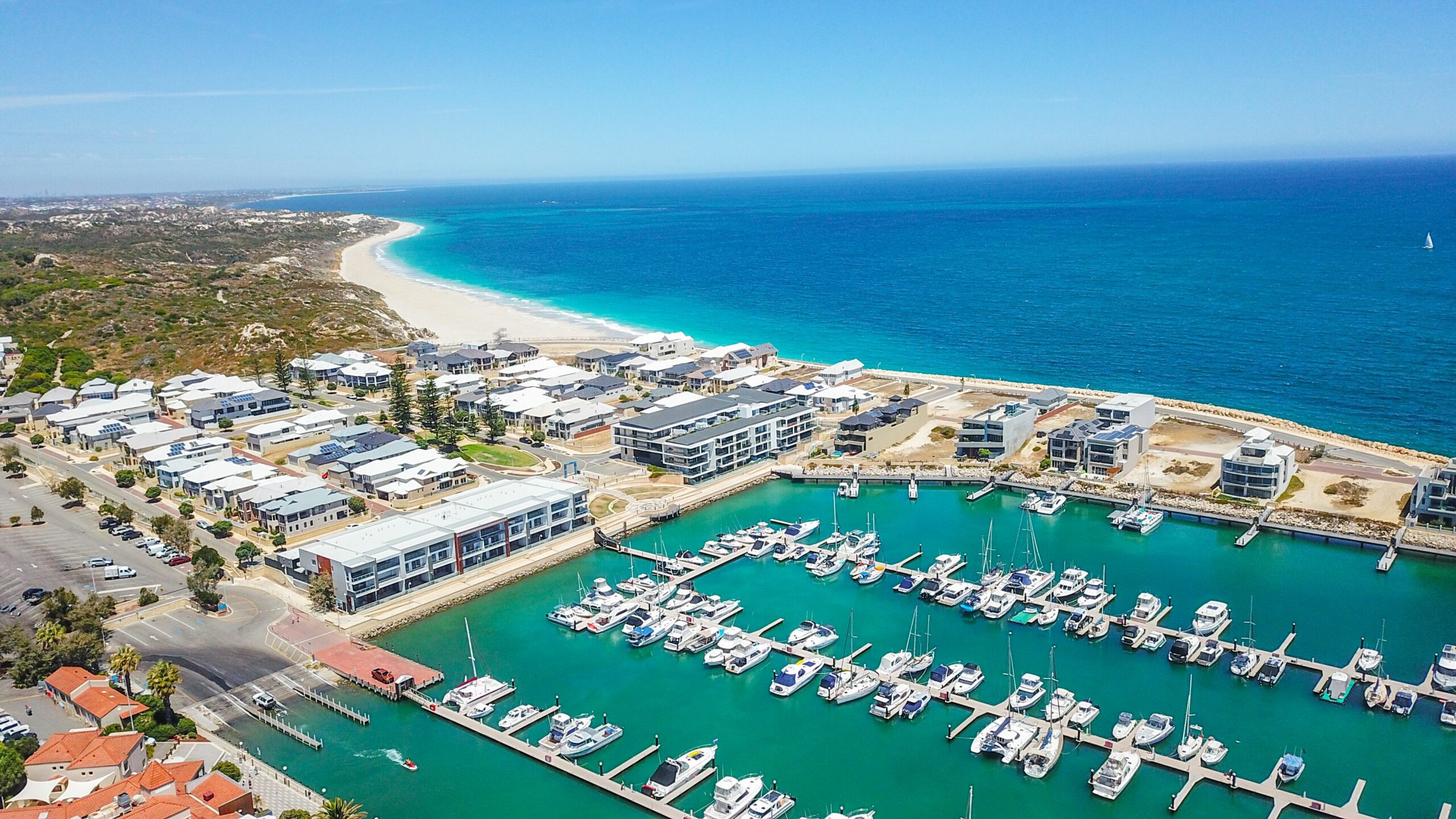 Mariner's Cove: Luxury Mindarie Waterfront Apartment