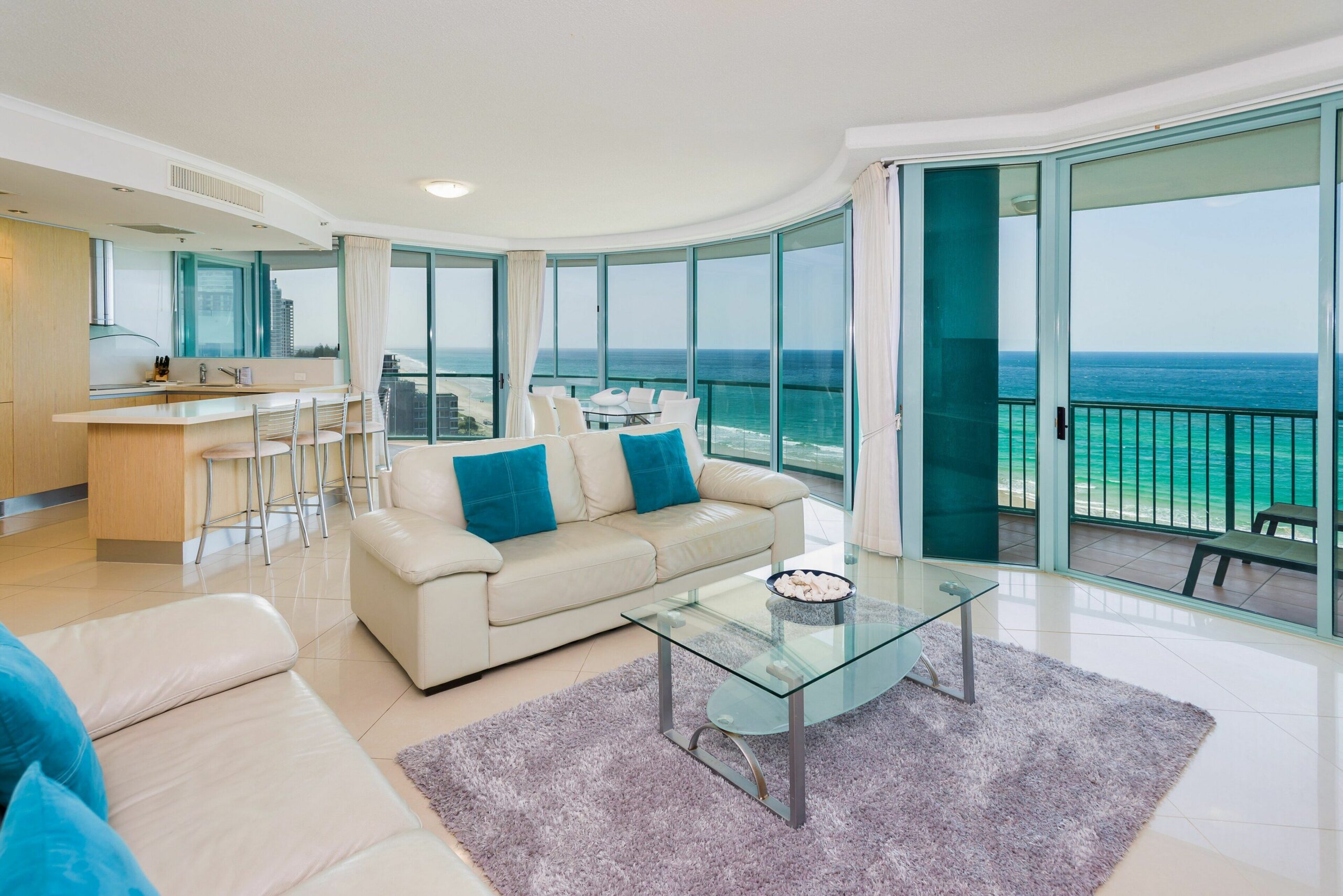 2 Bedroom Ocean View Apartment With Expansive Beach and Ocean Views