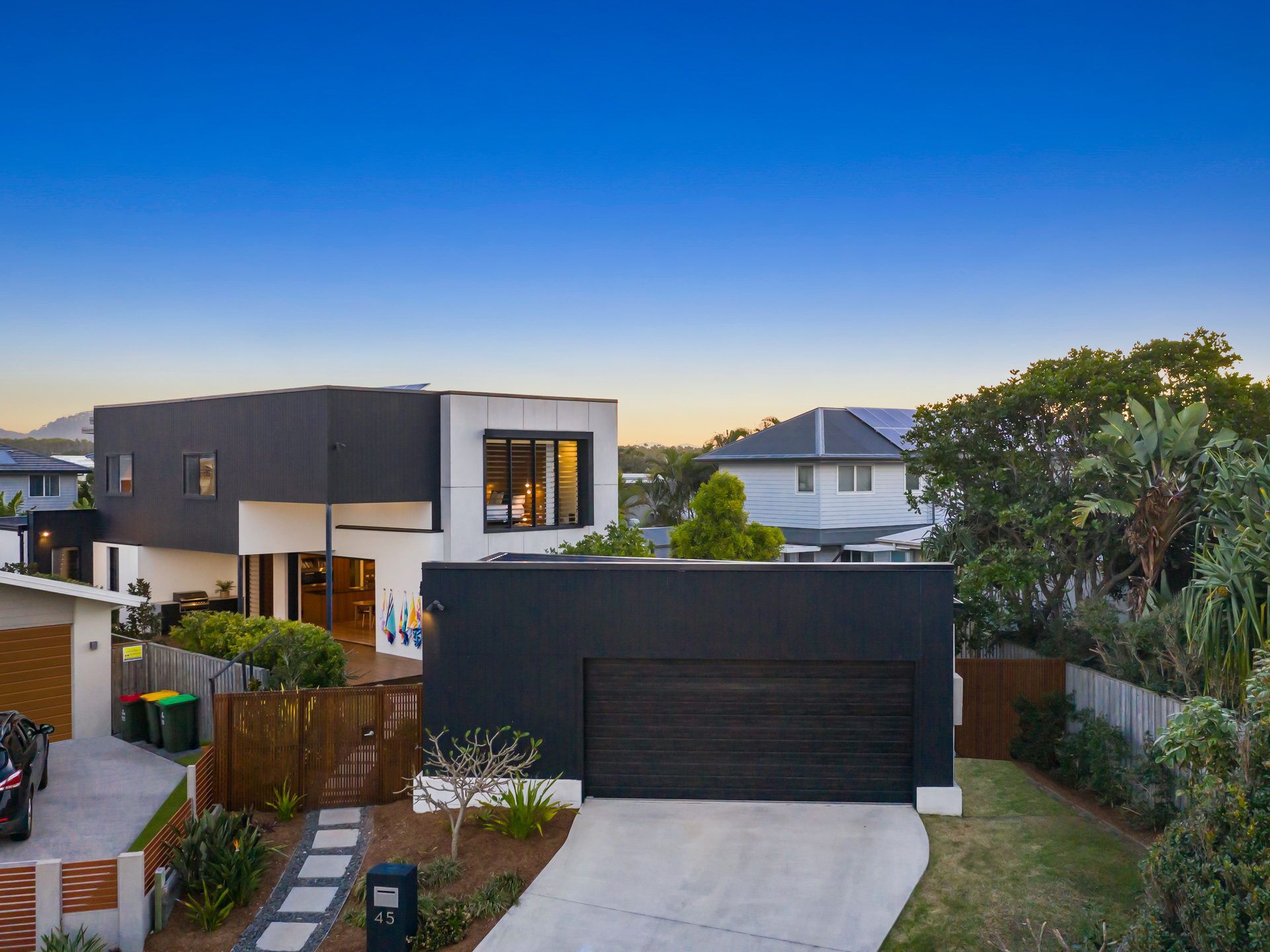 Stunning Beach House on Collins