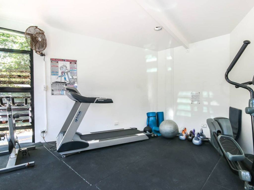 Contemporary 1 Bedroom Teneriffe Apartment with Pool and Gym