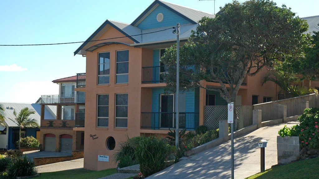 Phoenix Terrace - Large Townhouse in Yamba