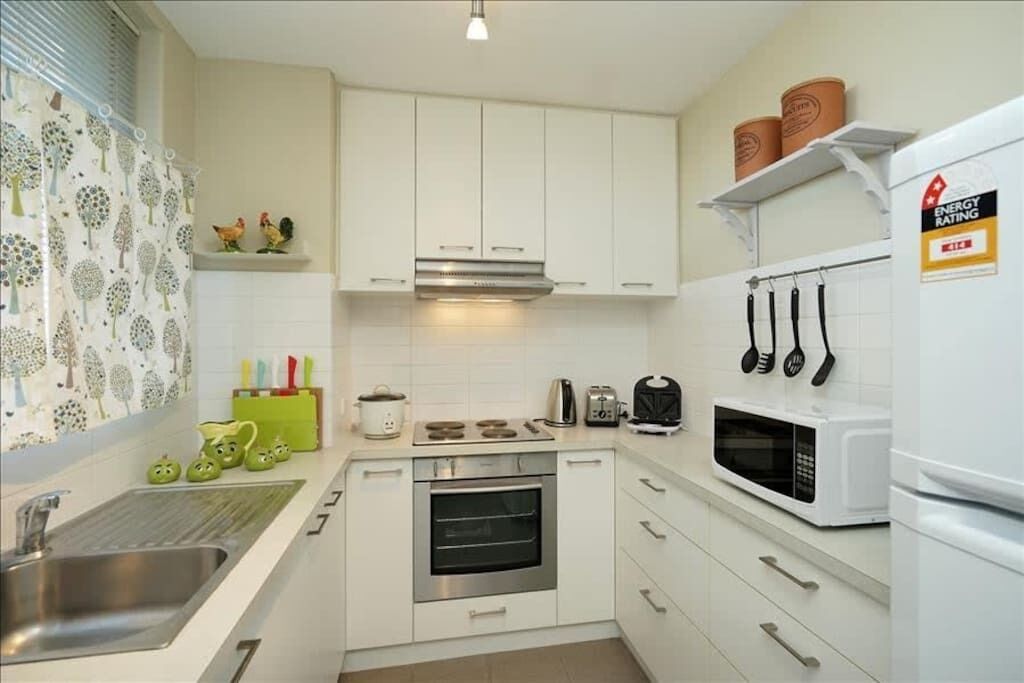 Quaint 2BR Apt in Freoeast Fremantlegeorge Striver Viewmodern 2BR Apt