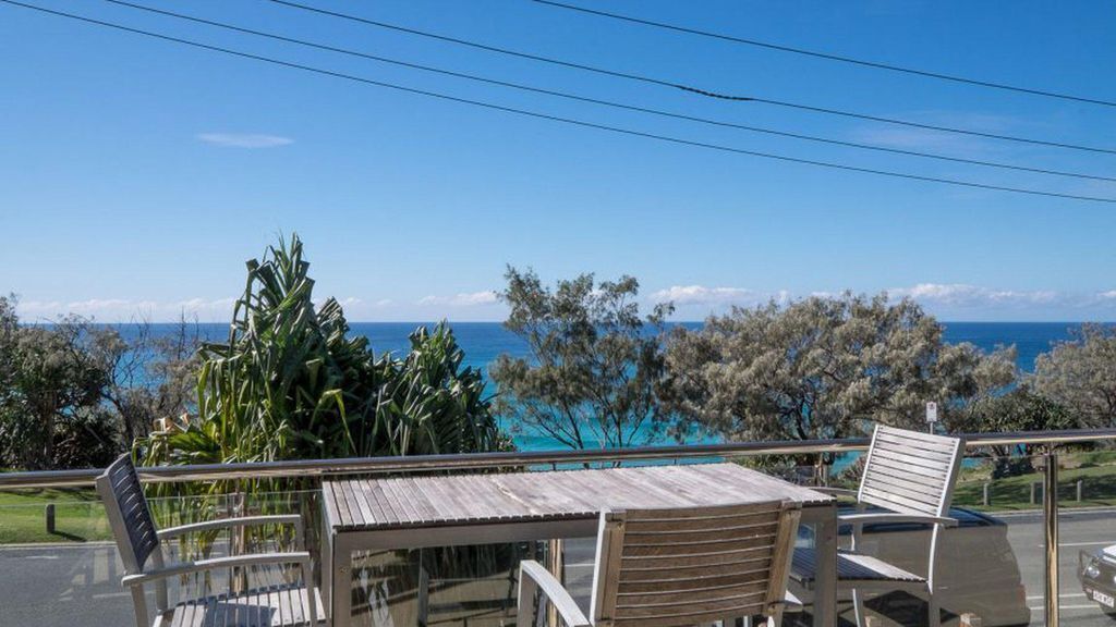 First Point Down Awesome Views, 3 Bed, 2 Bath, Huge Sunny Deck