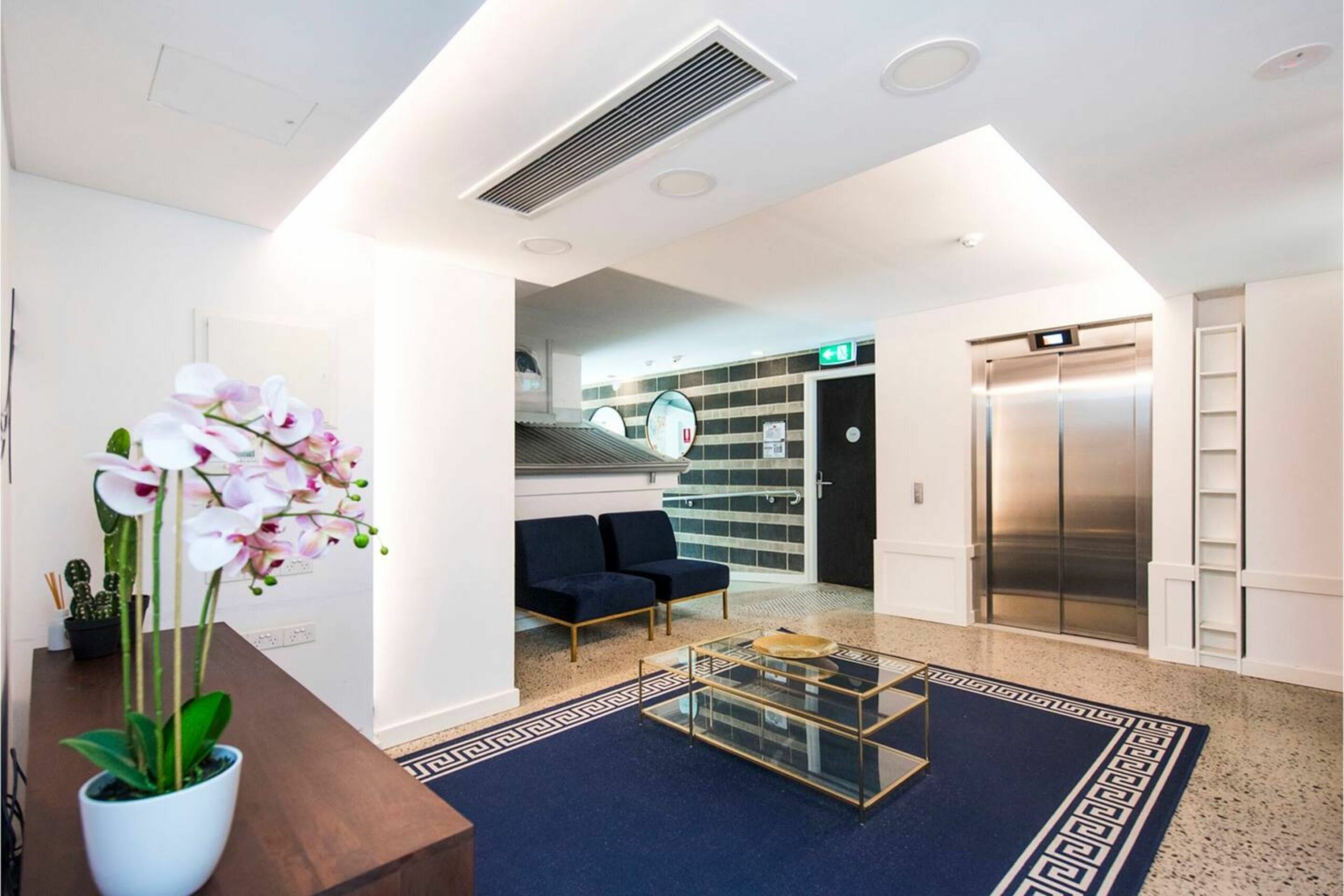 The Nest - Stylish Space in Northbridge Area + Roof Terrace