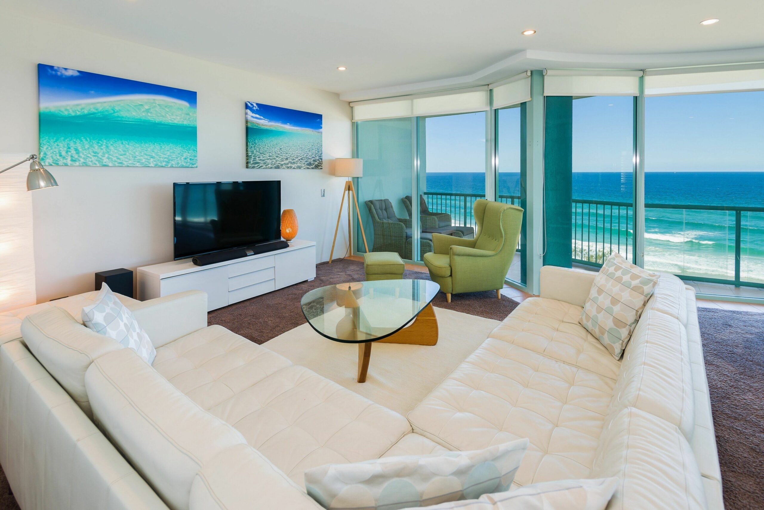 2 Bedroom Ocean View Apartment With Expansive Beach and Ocean Views