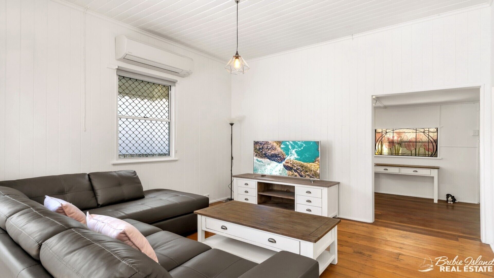 THE BRIBIE BEACH COTTAGE