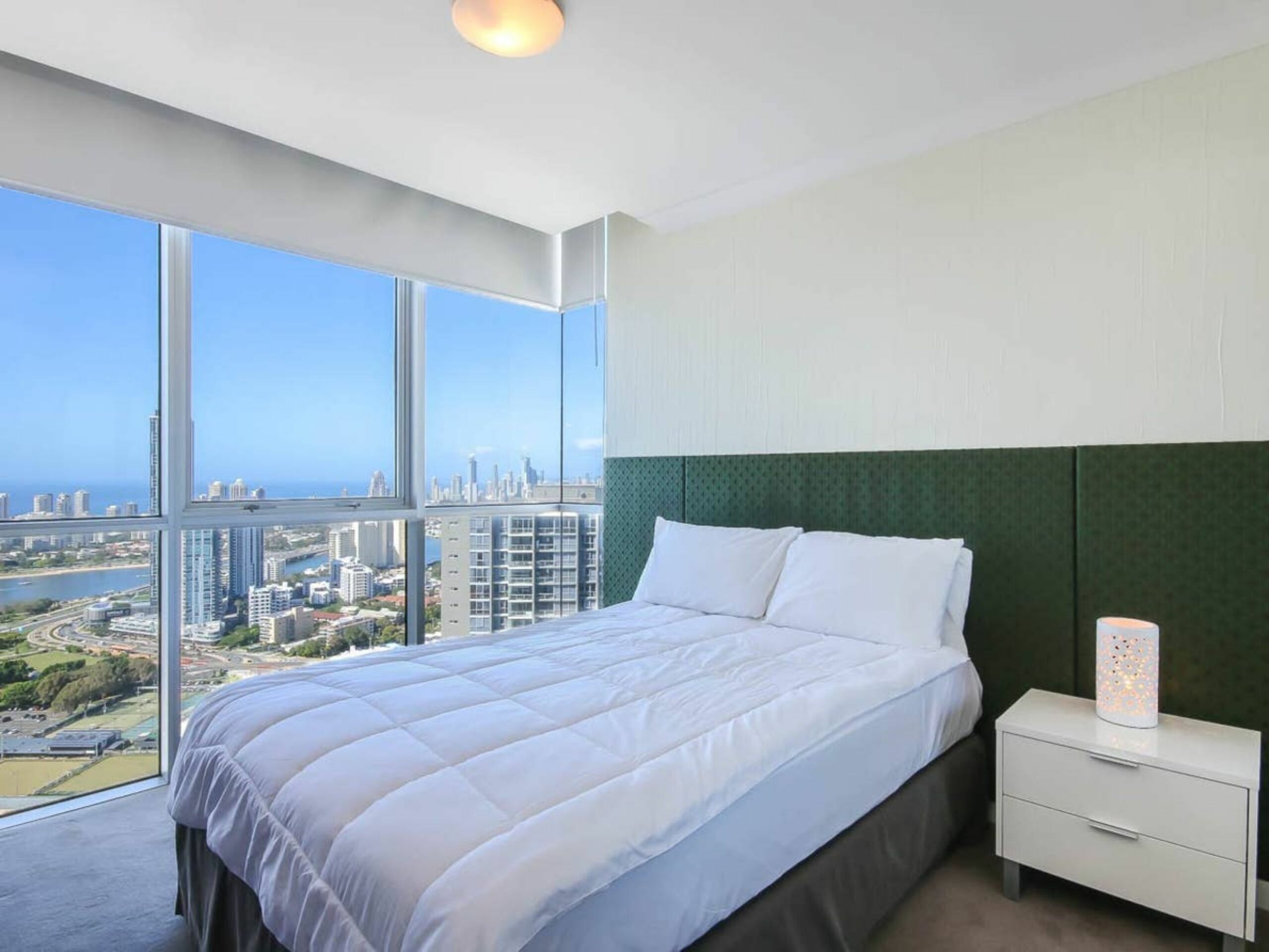 Stylish 3 Bedroom Apartment In Goldcoast