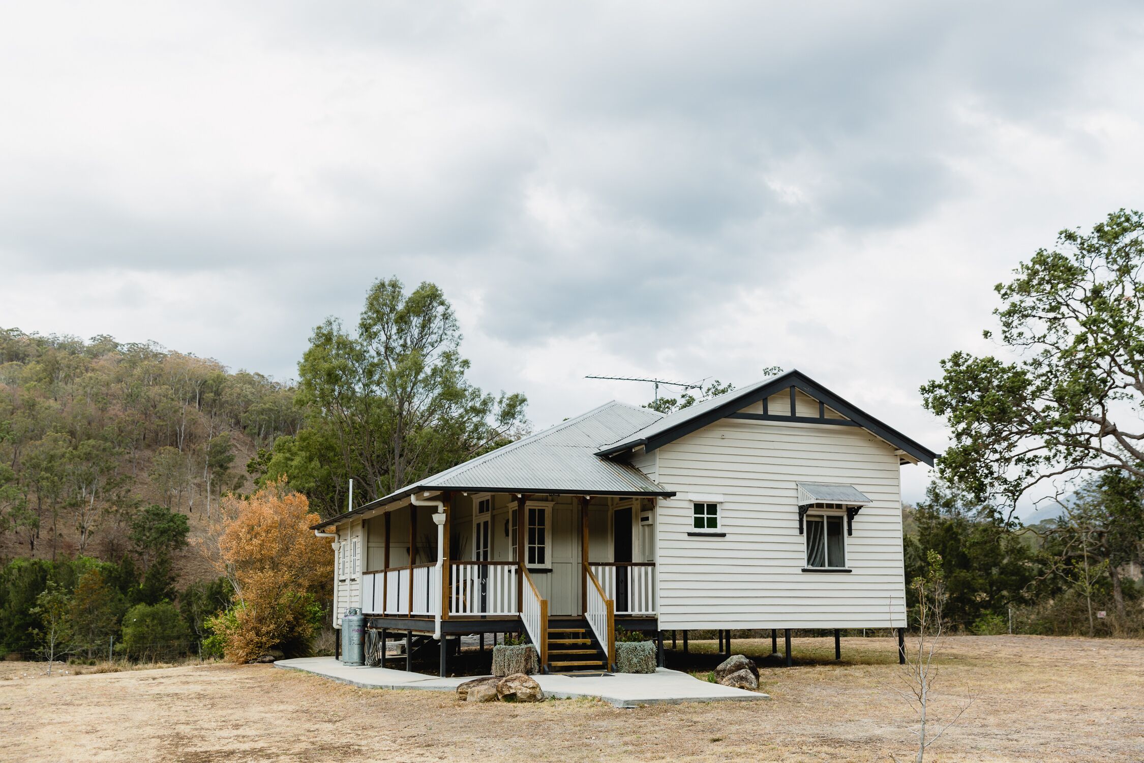 Eighteen Mile Cottage - river access with breathtaking views!